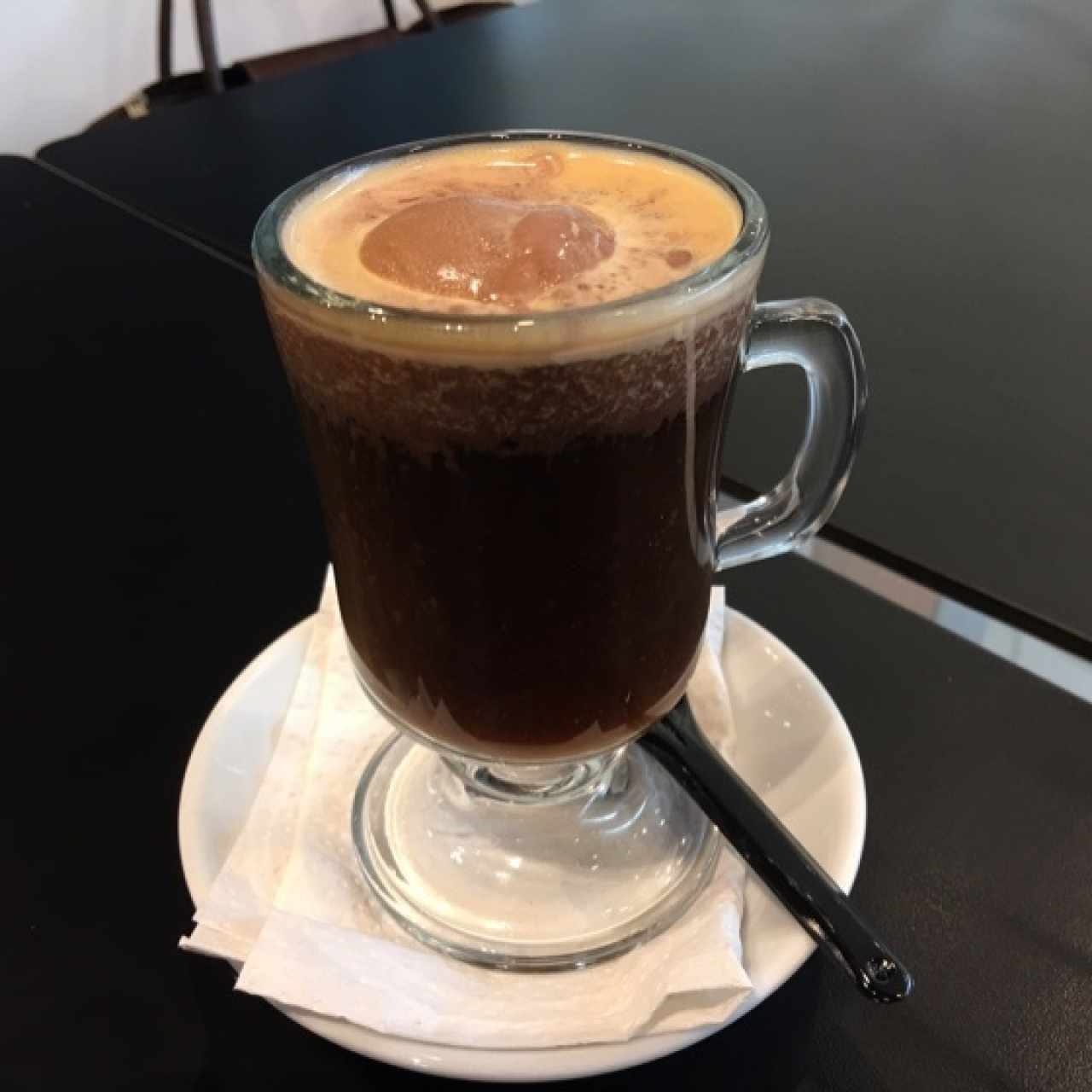 Café con helado y cointreau