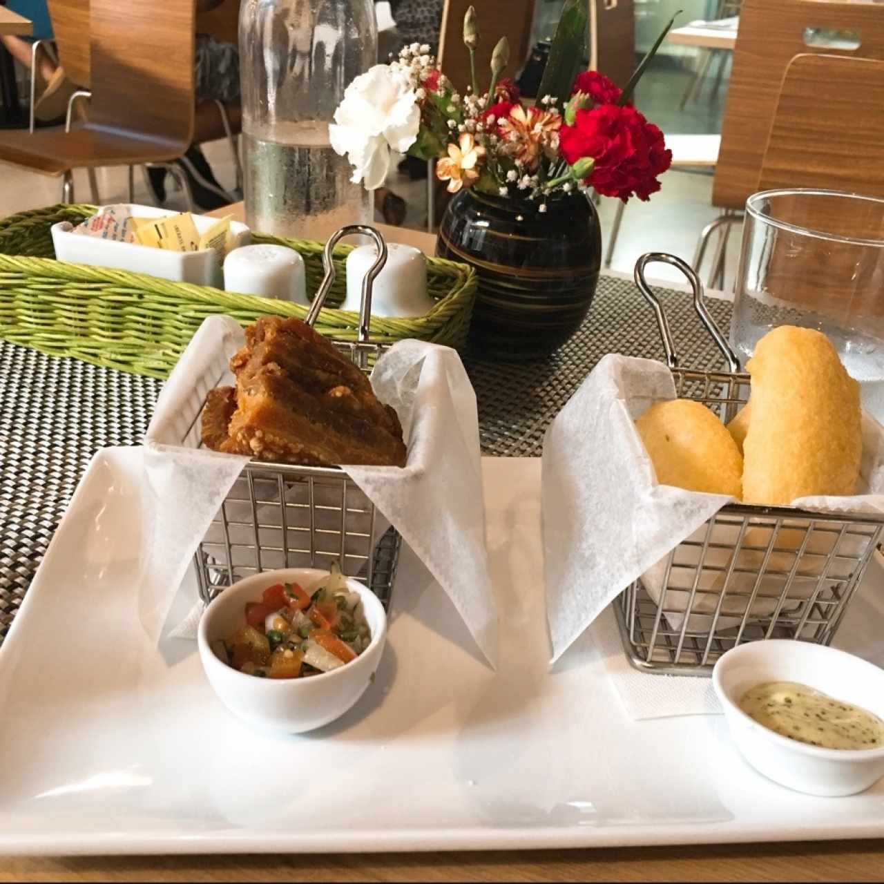 carimañola y Chicharrones