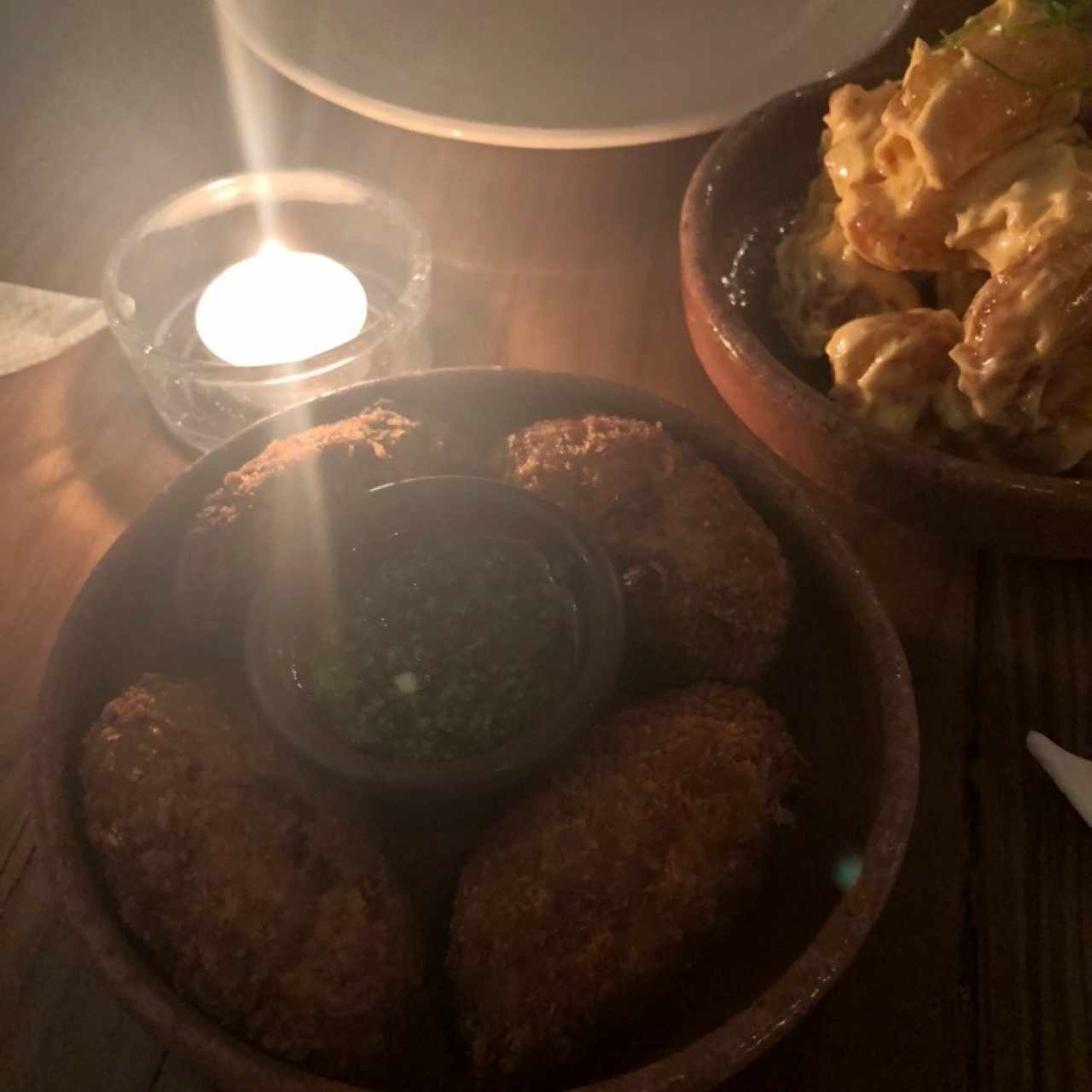 Croquetas de carne con chimichurri