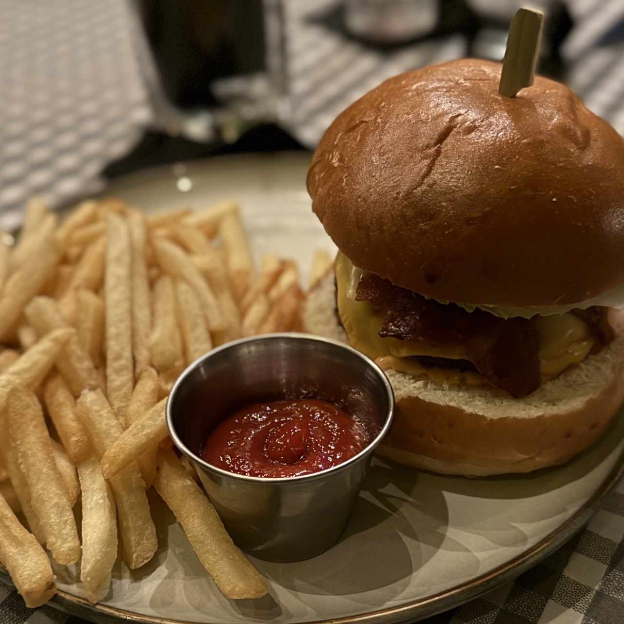 The Good Old Bacon Cheeseburger