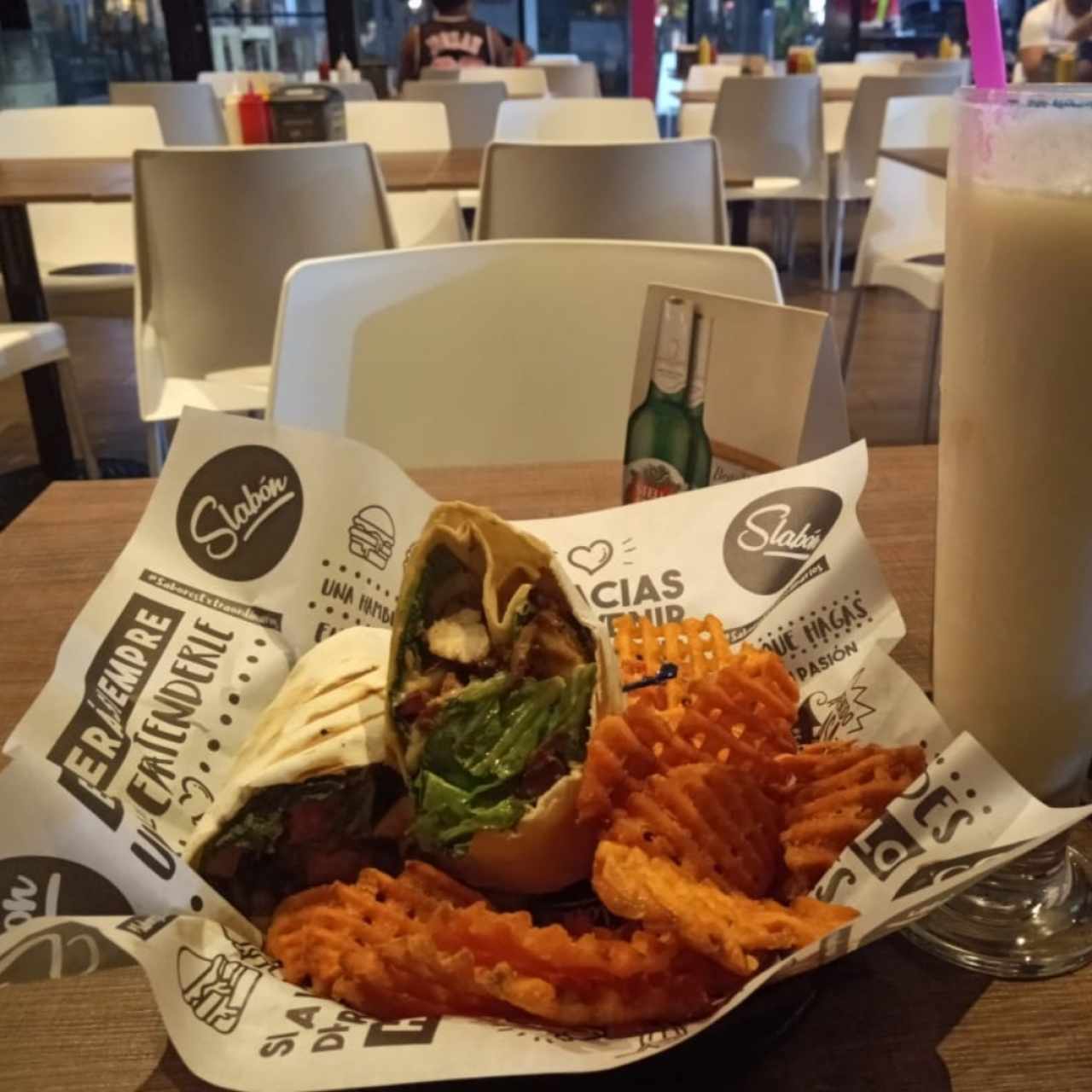 Chicken buffalo wrap con camote