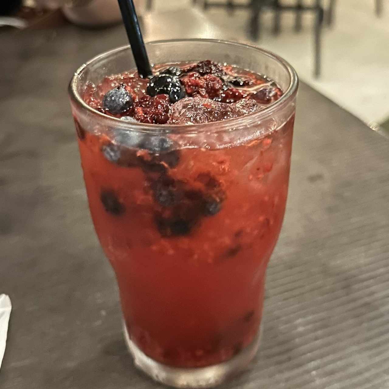 Limonada de frutos rojos