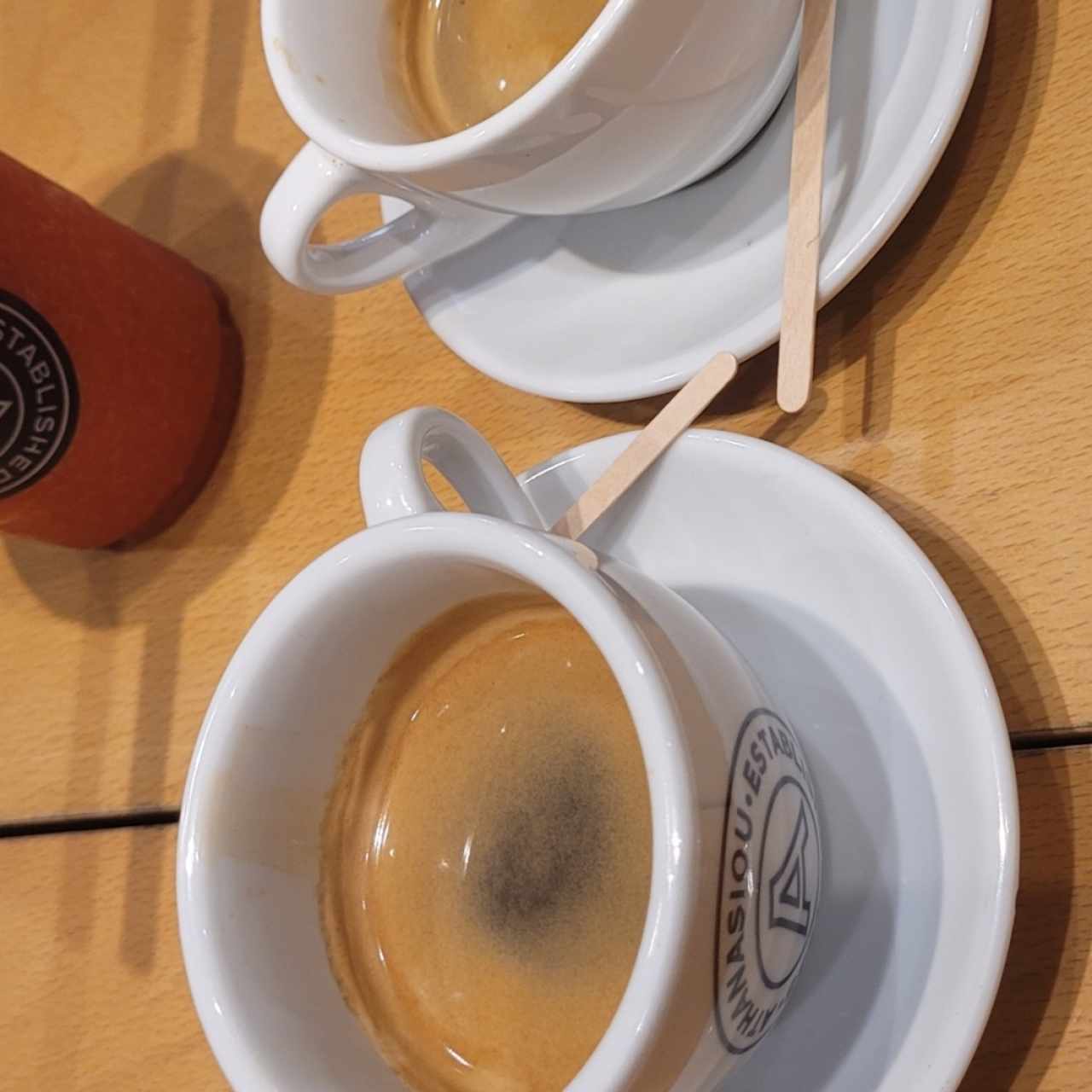 café americano y café expresó doble 