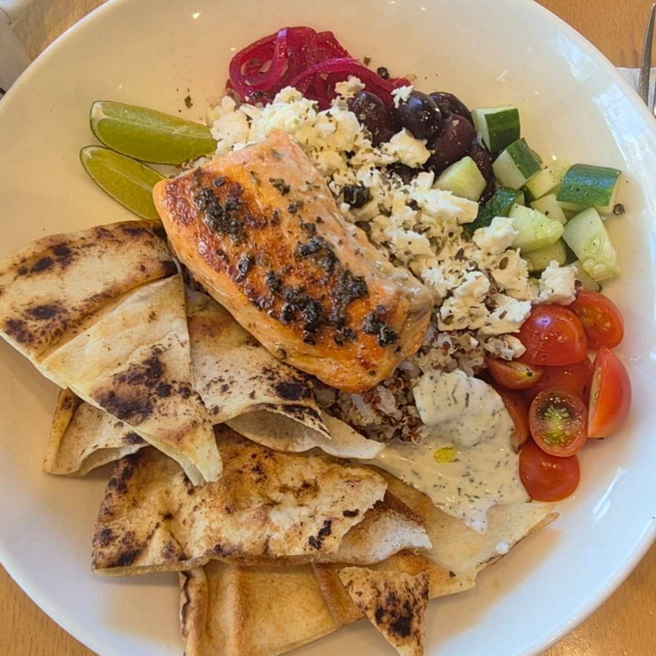 Mediterranean Salmón Bowl