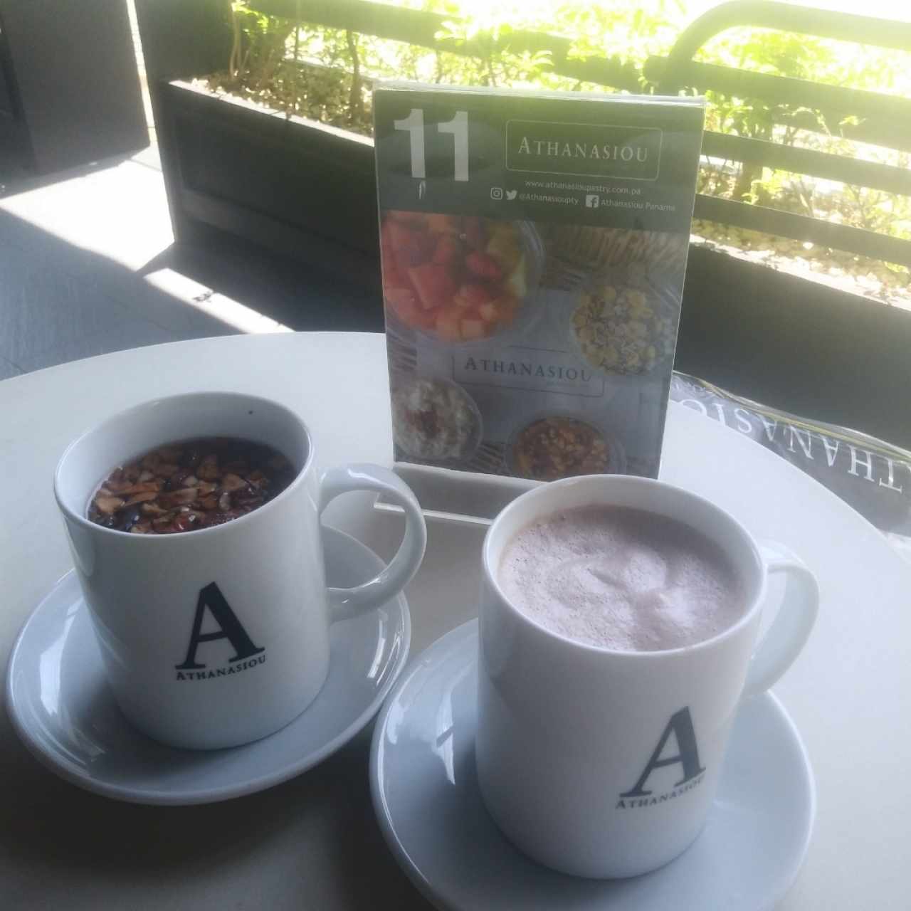 infusión de cranberry y chocolate caliente