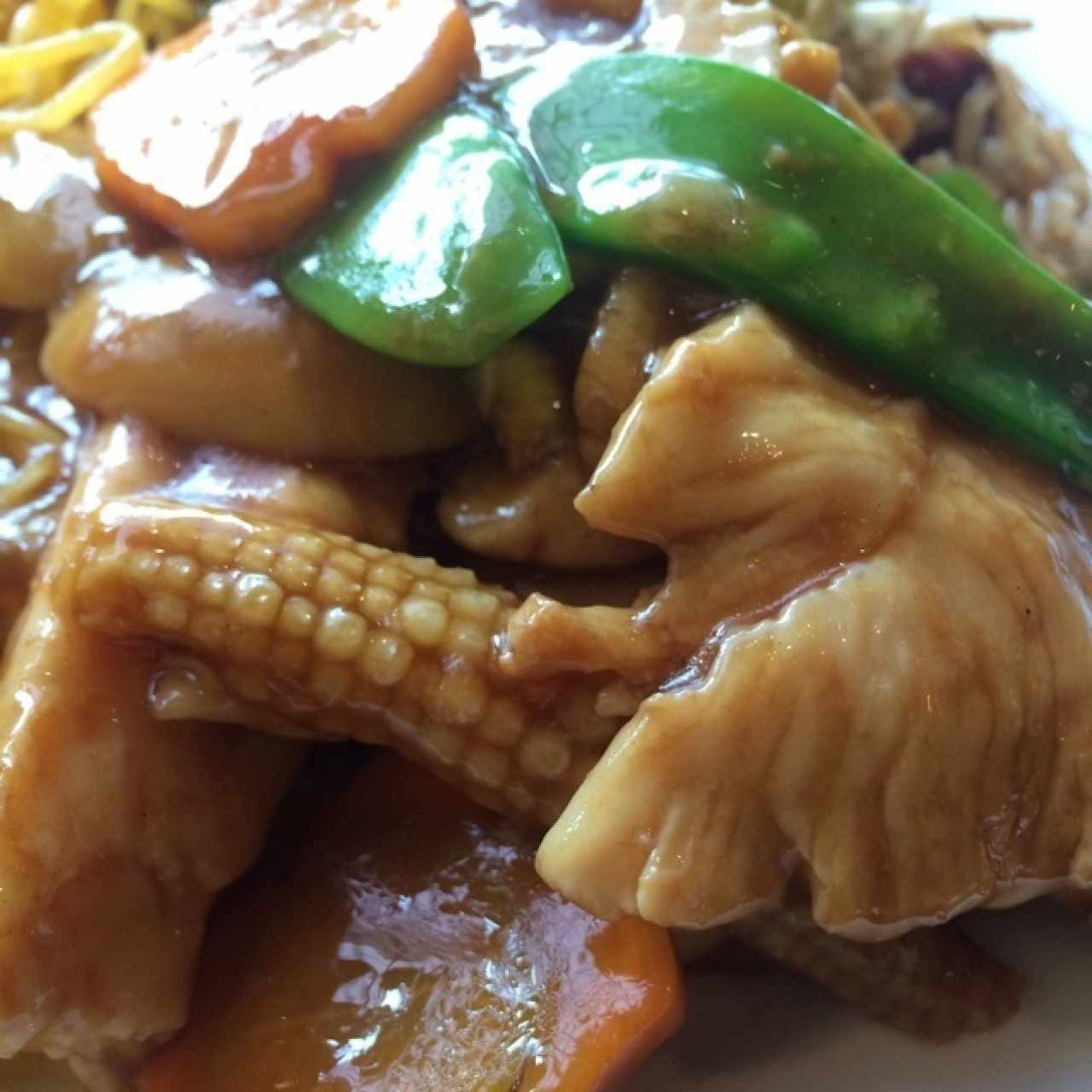 pollo con jojoticos y champiñones