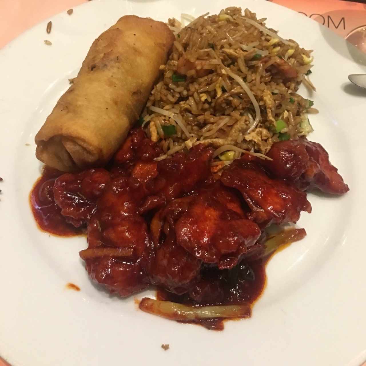arroz frito tradicional /lumpias / pollo en salsa de mandarina