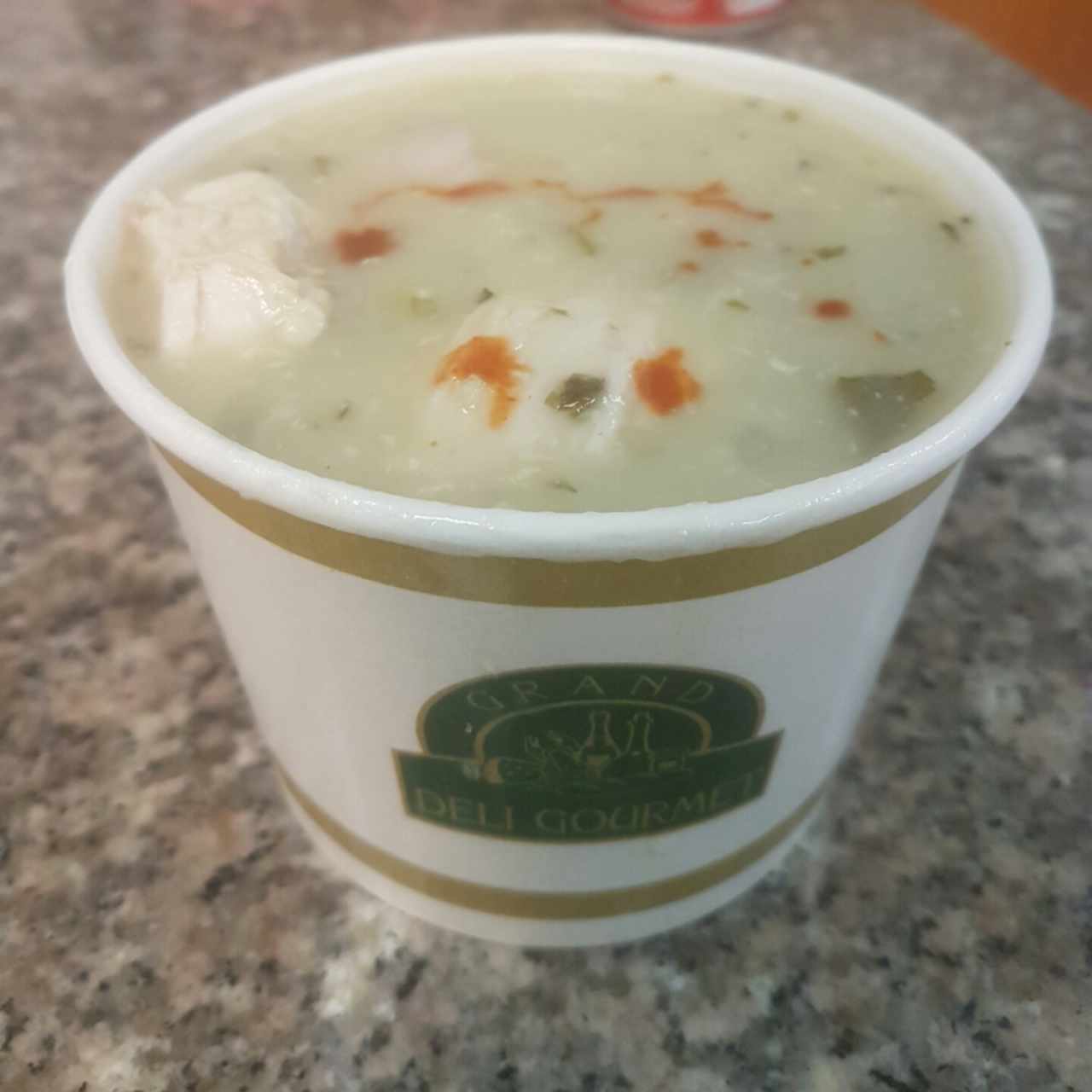 sopa de pollo