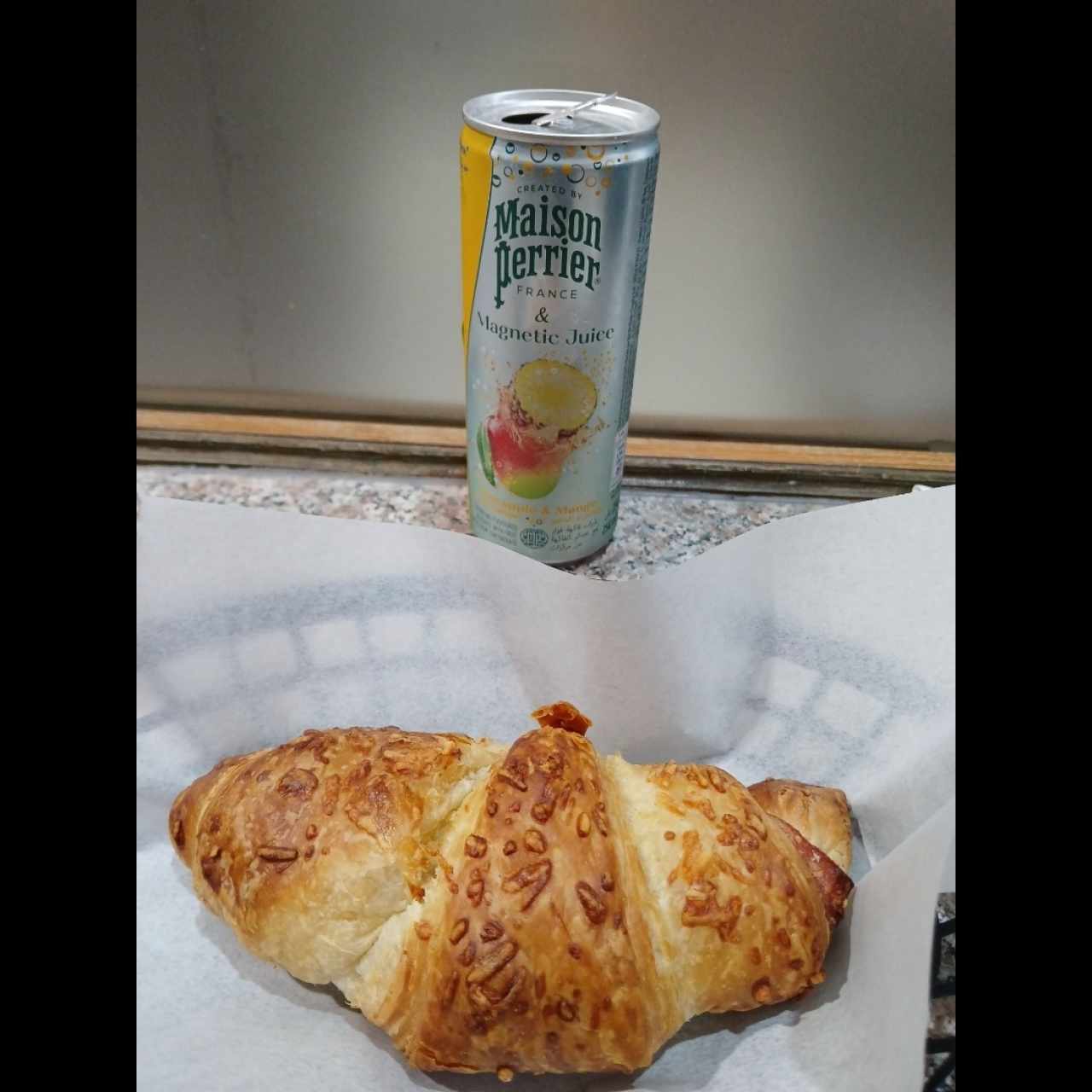 Croissant jamón y queso