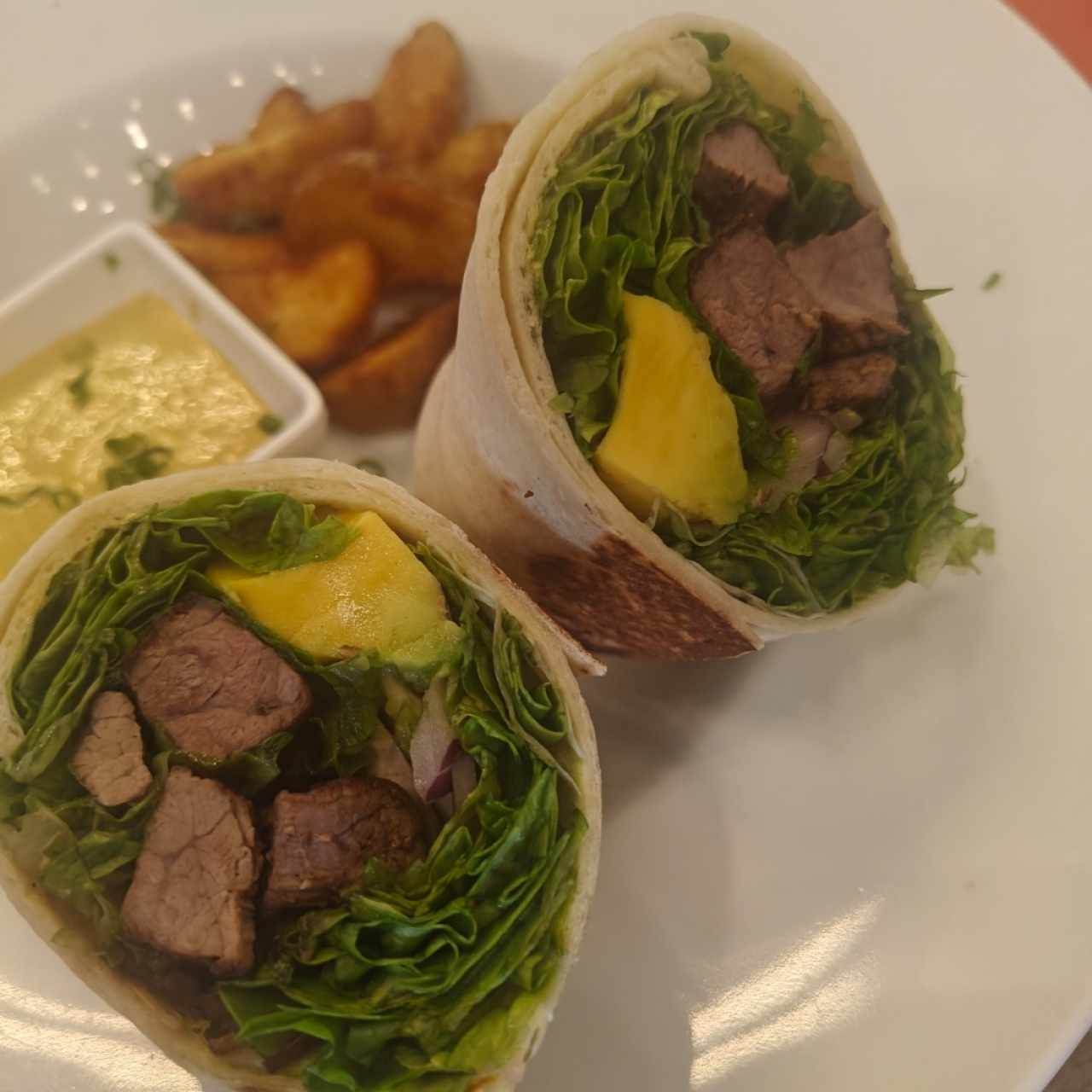 Wrap de Filetes de Res con Salsa de Curry