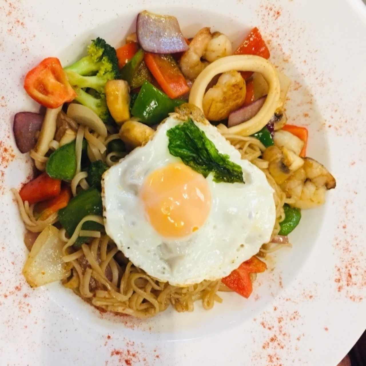 Pao Kee Mao con mariscos.