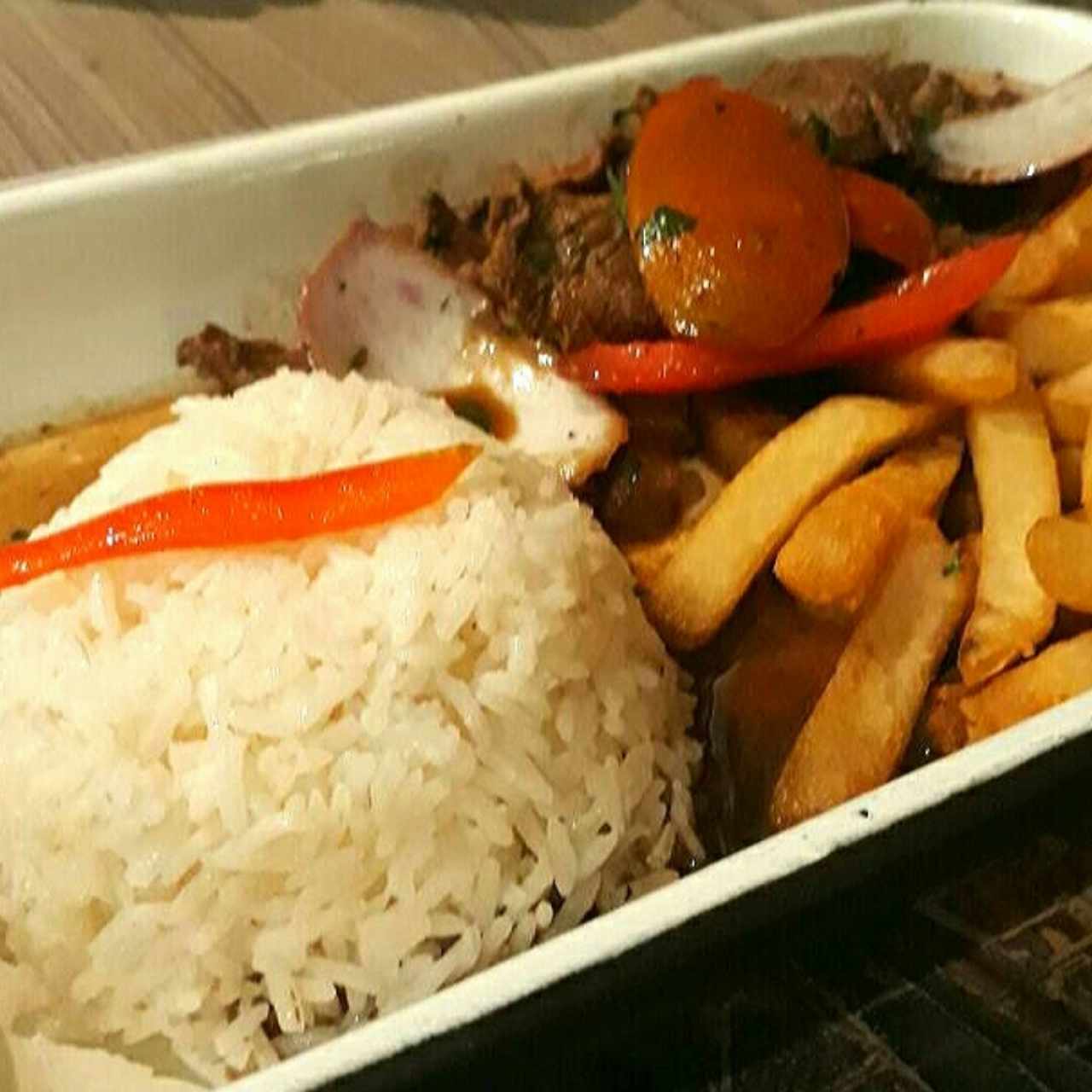 Lomo Saltado Gastro Peruana