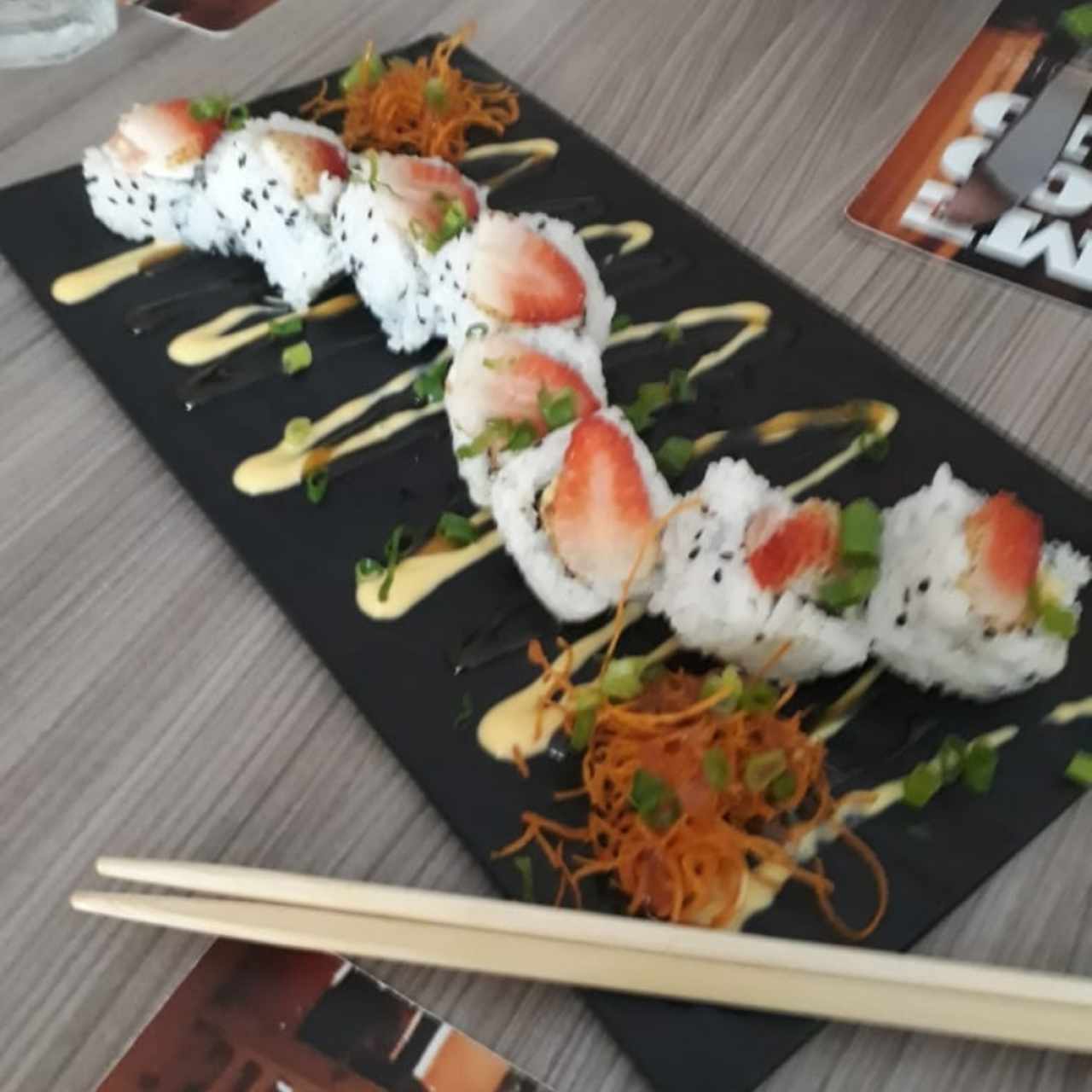 sushi con fresas