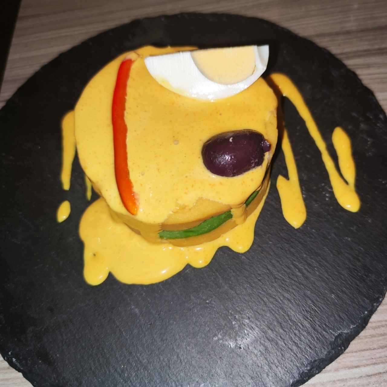 CAUSAS - Causa de Pollo, la. salsa de aji amarillo riquísima