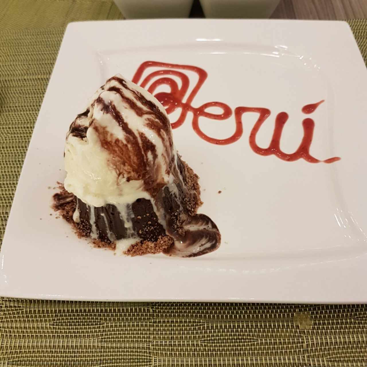 volcan chocolate con helado vainilla
