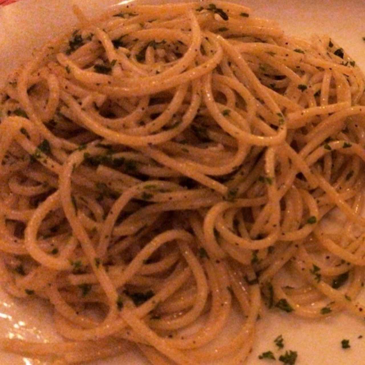 spaghetti al oleo