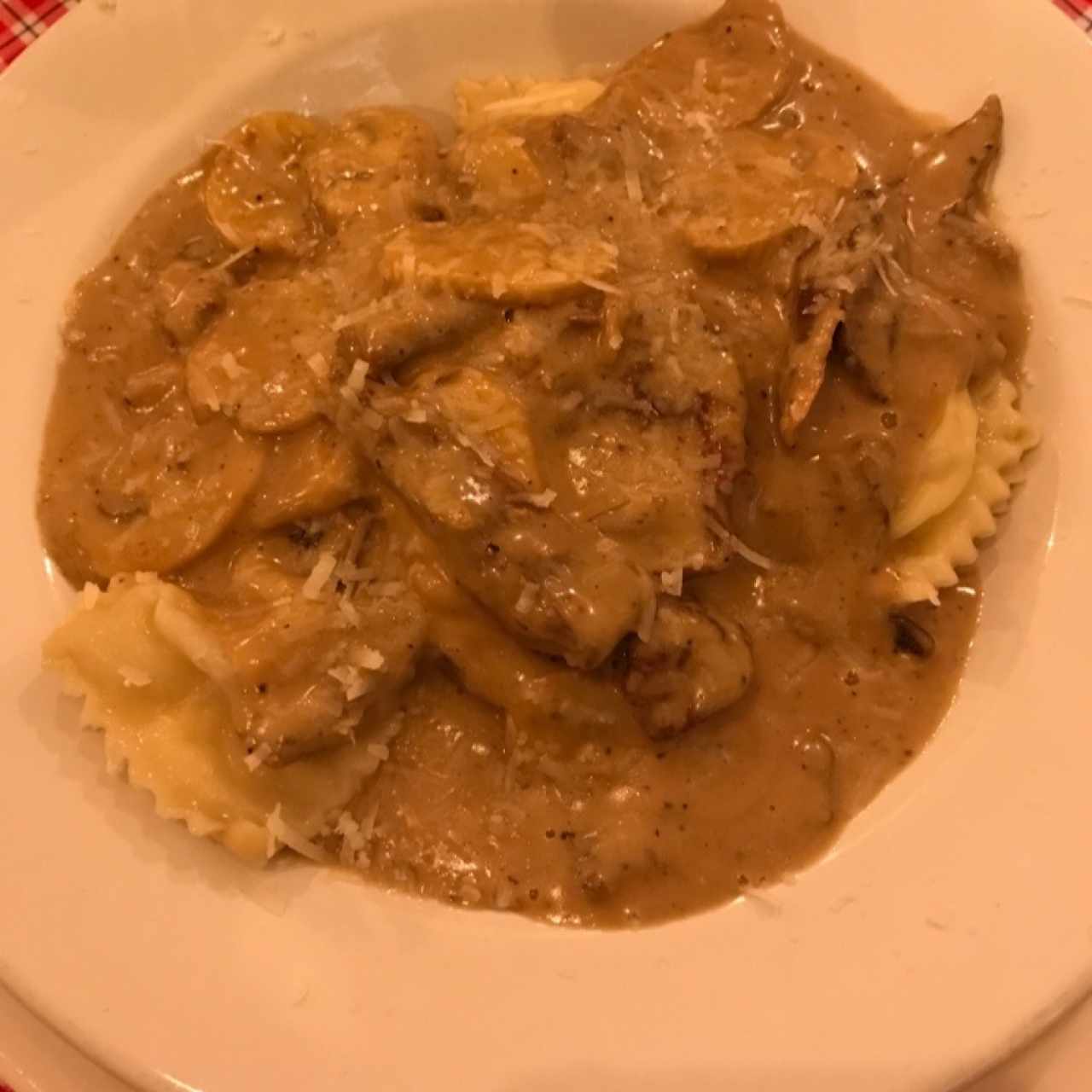 raviolis con ricotta y fingi porccini