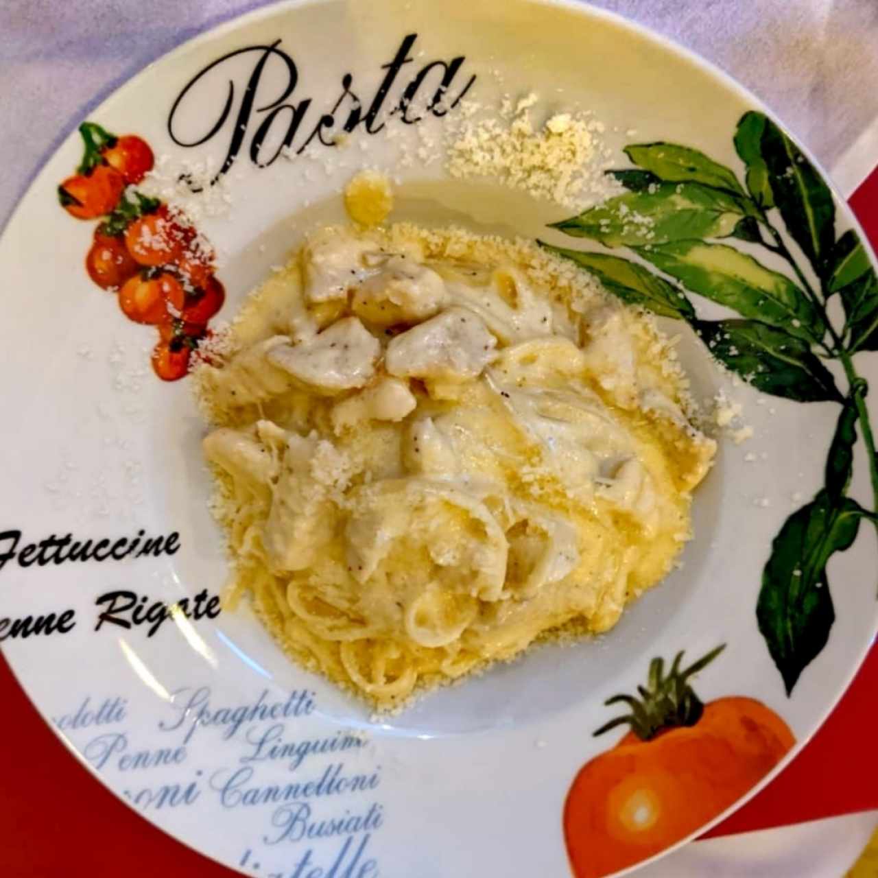 Linguini Alfredo con pollo