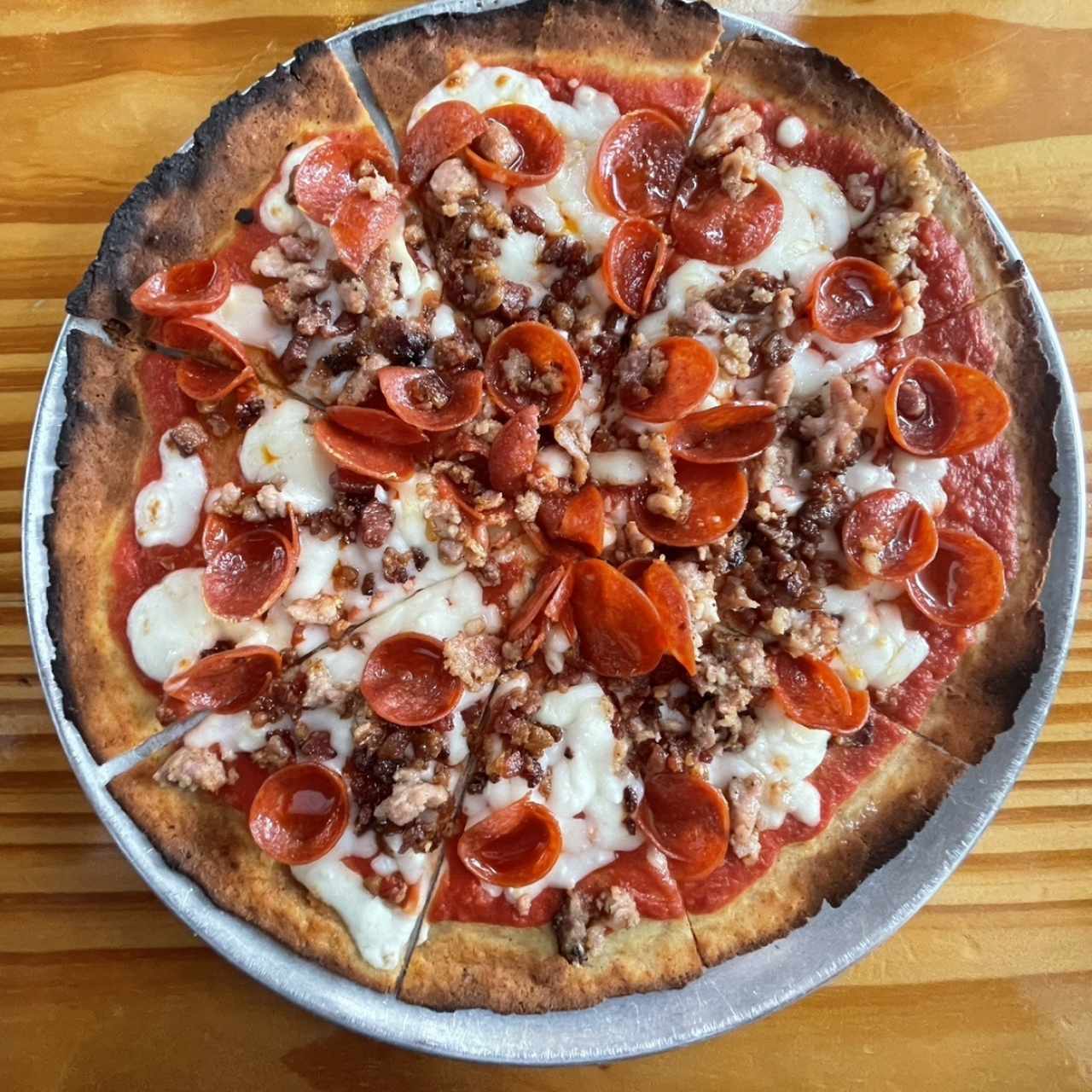 Que delicia !! Keto !!! Mmm peperoni , carne y nozzarela