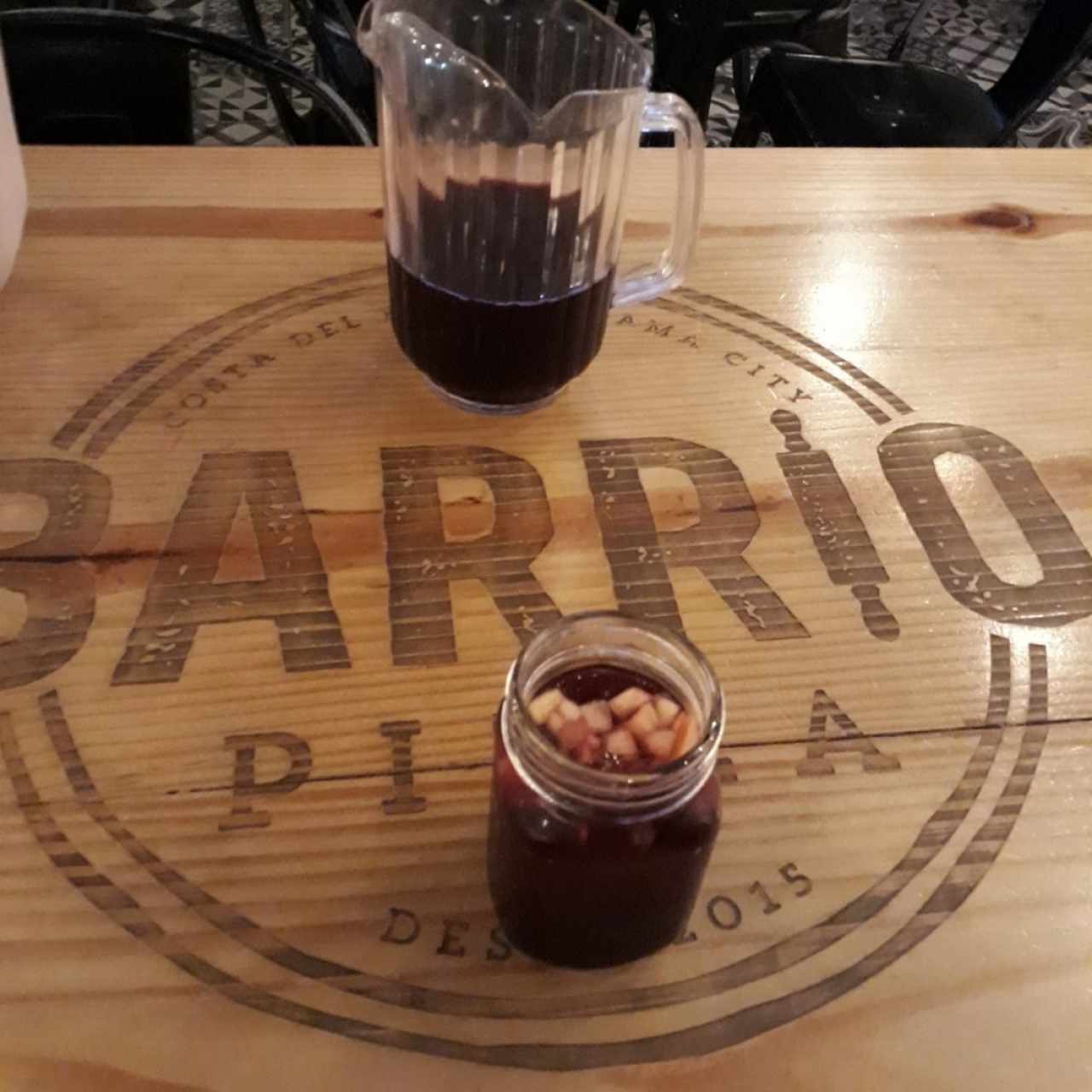 BEBIDAS - SANGRÍA MEDIA JARRA