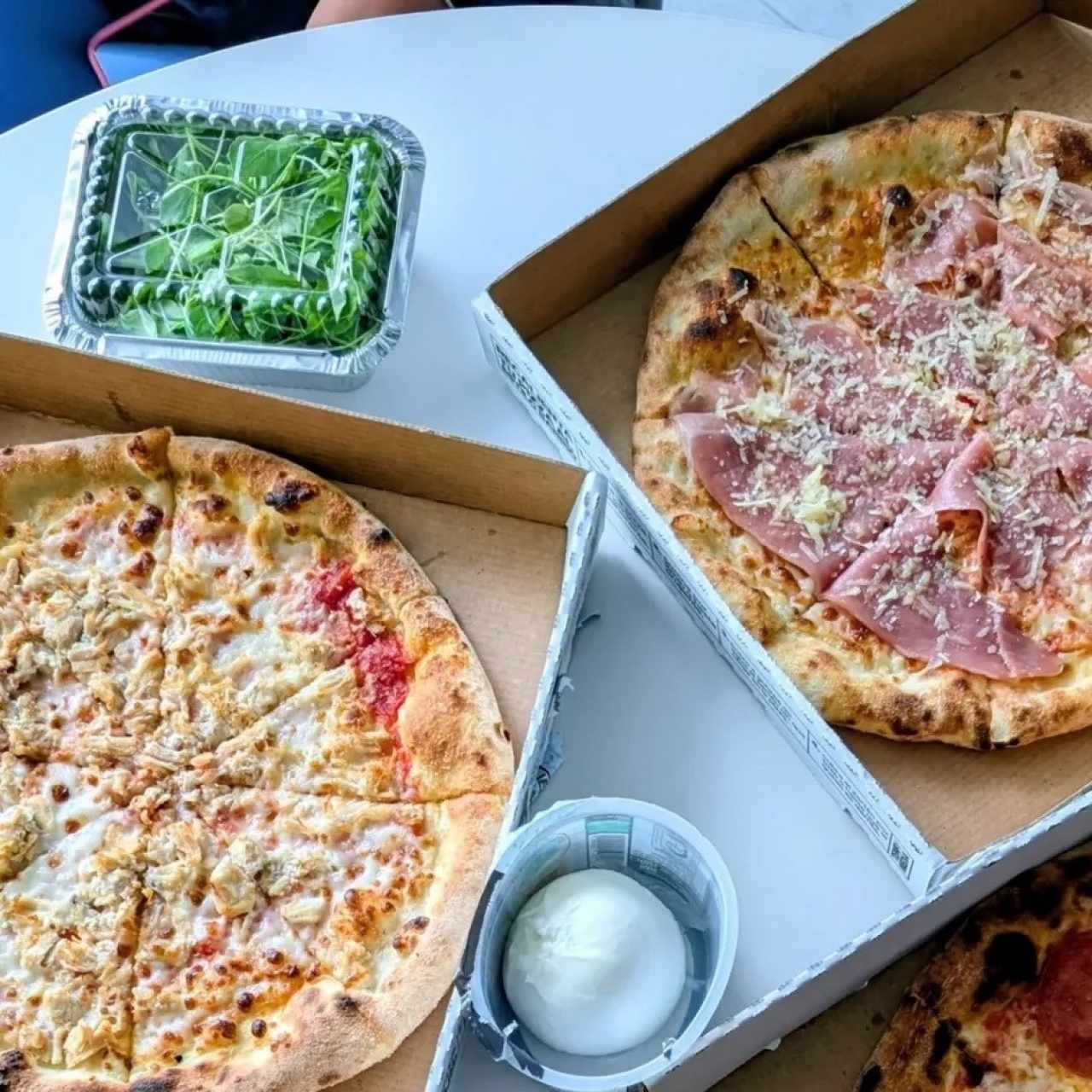 Pizzas variadas 