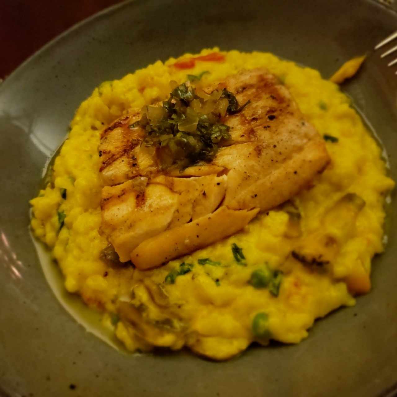 SALMÓN CON RISOTTO DI MONTI