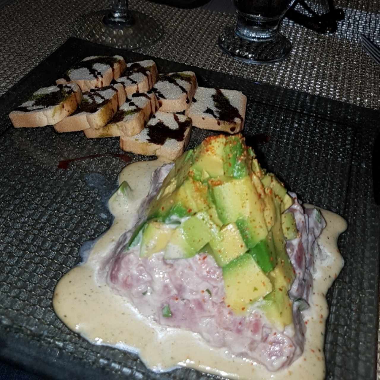 TARTAR DE ATÚN ACEBICHADO