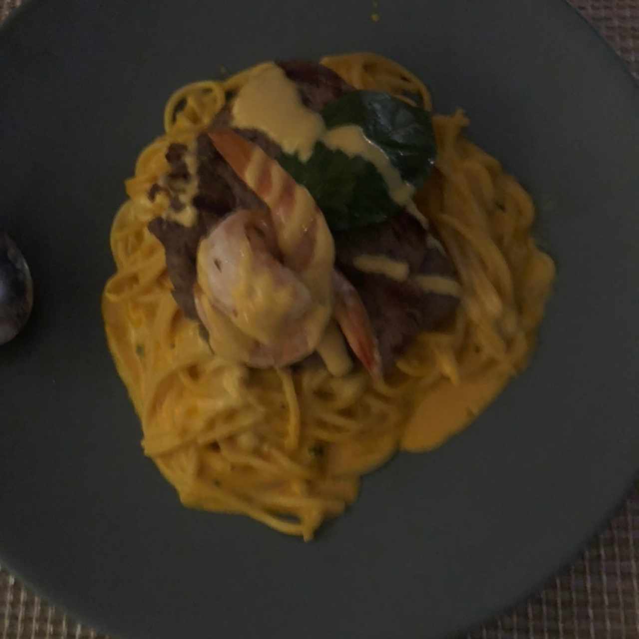 SPAGHETTI A LA HUANCAÍNA CON LOMO