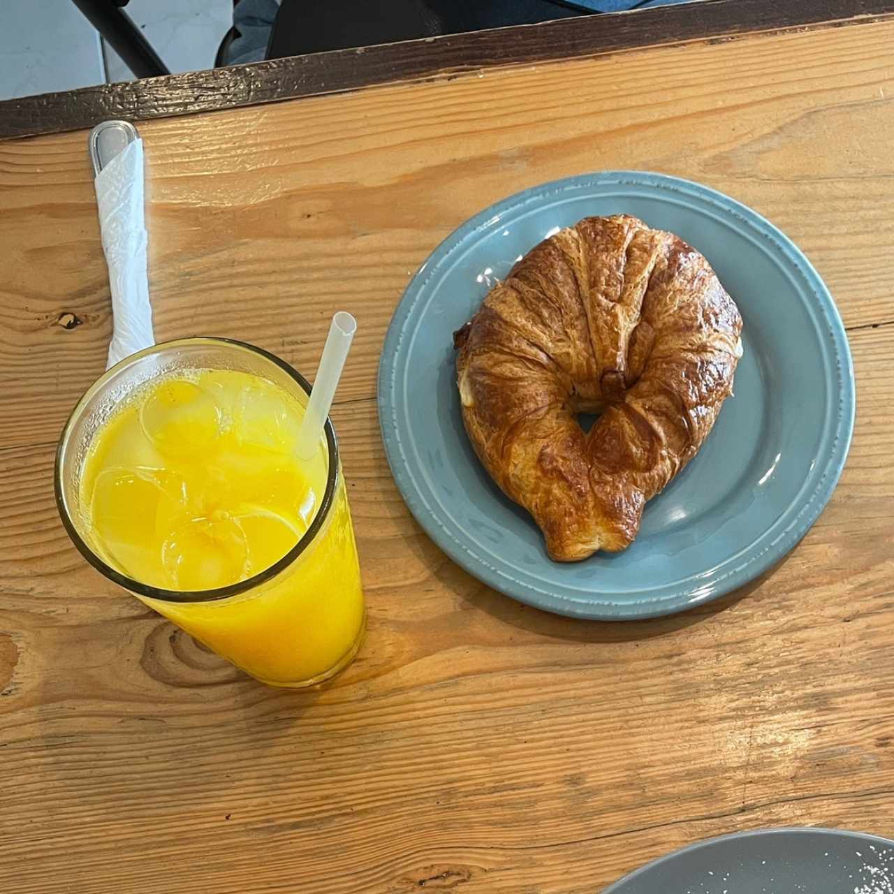 CROISSANT CON JAMÓN Y QUESO
