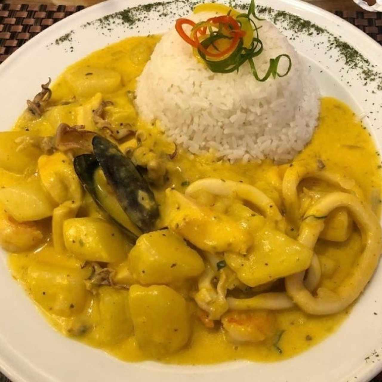 Picante de Mariscos con Arroz