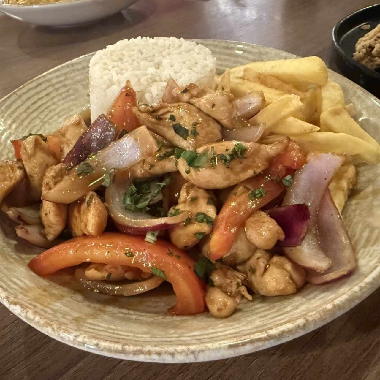 Lomo Saltado de Pollo
