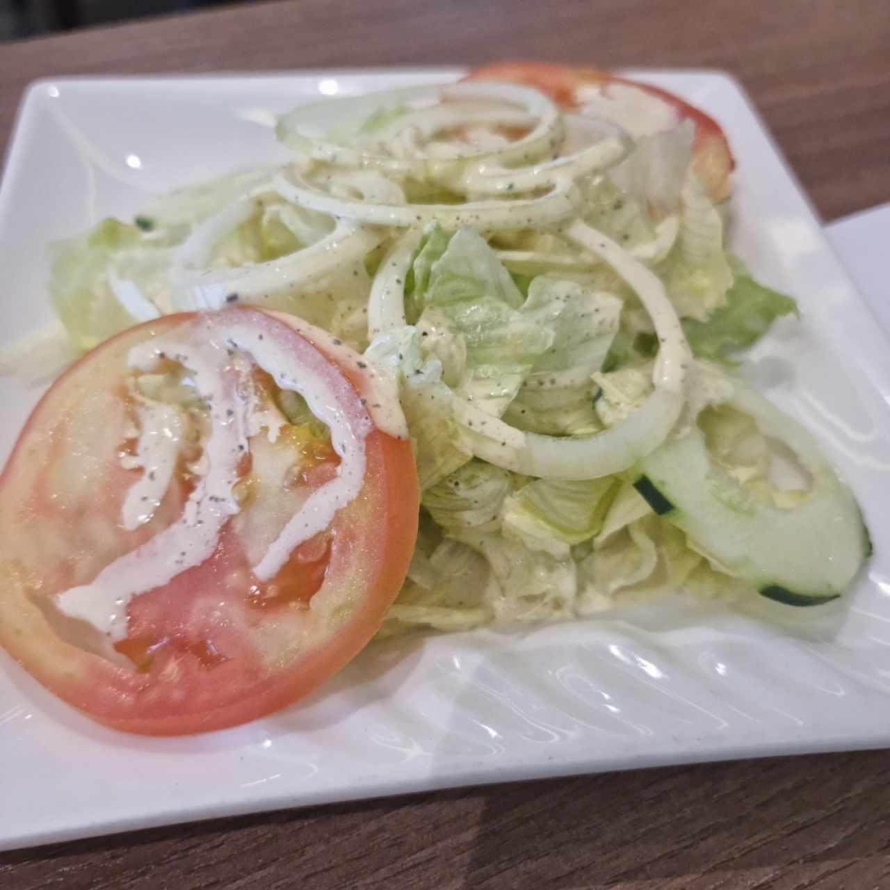 Ensalada de Lechuga, Tomate, Pepino y Cebolla