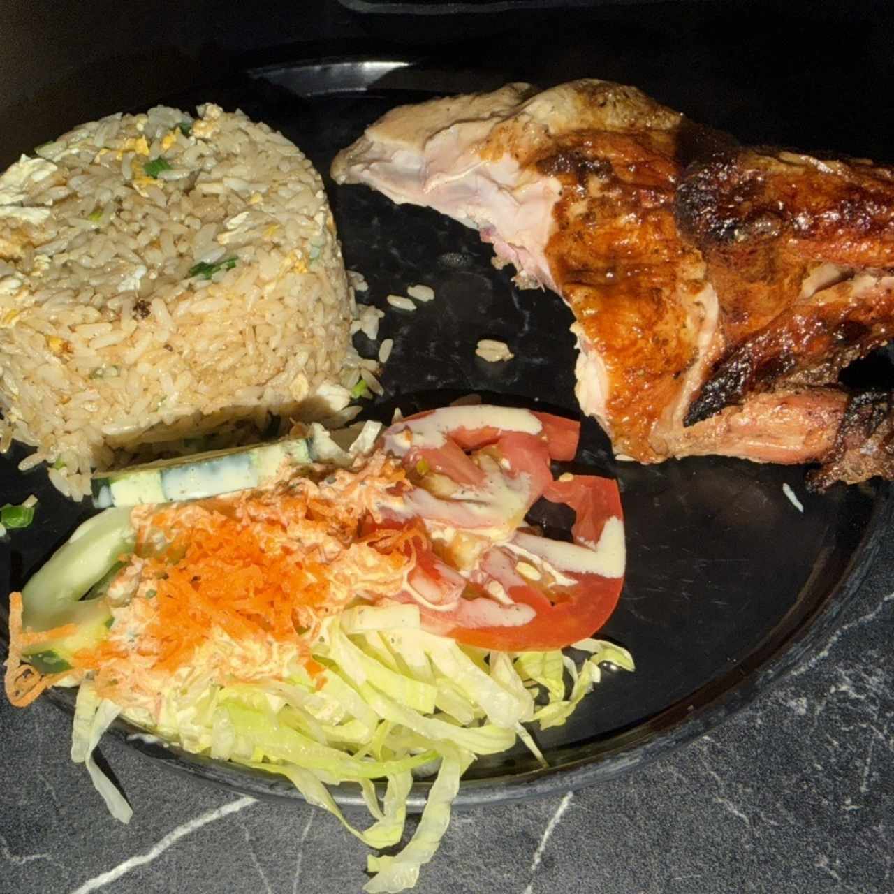 Pollo a la brasa con arroz chaufa