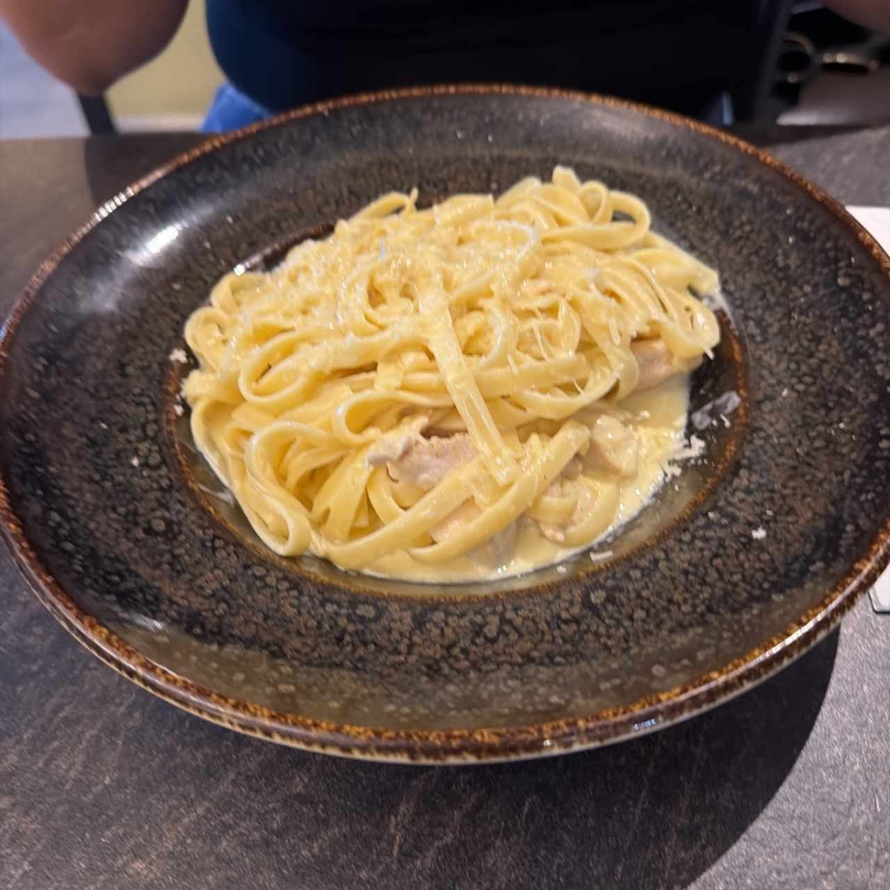 Fetucchini a lo Alfredo con Pollo
