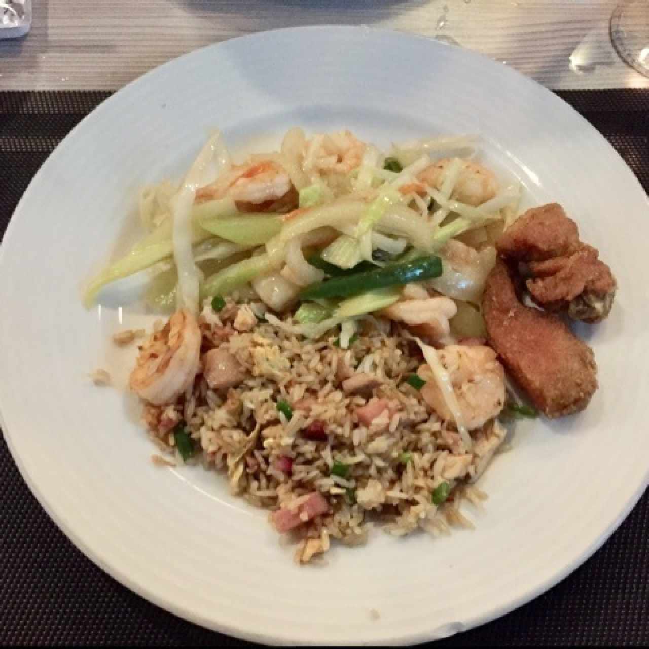 Arroz Cantones Especial, Chop Suey de Camarones y Chuleta Sal y Pimienta