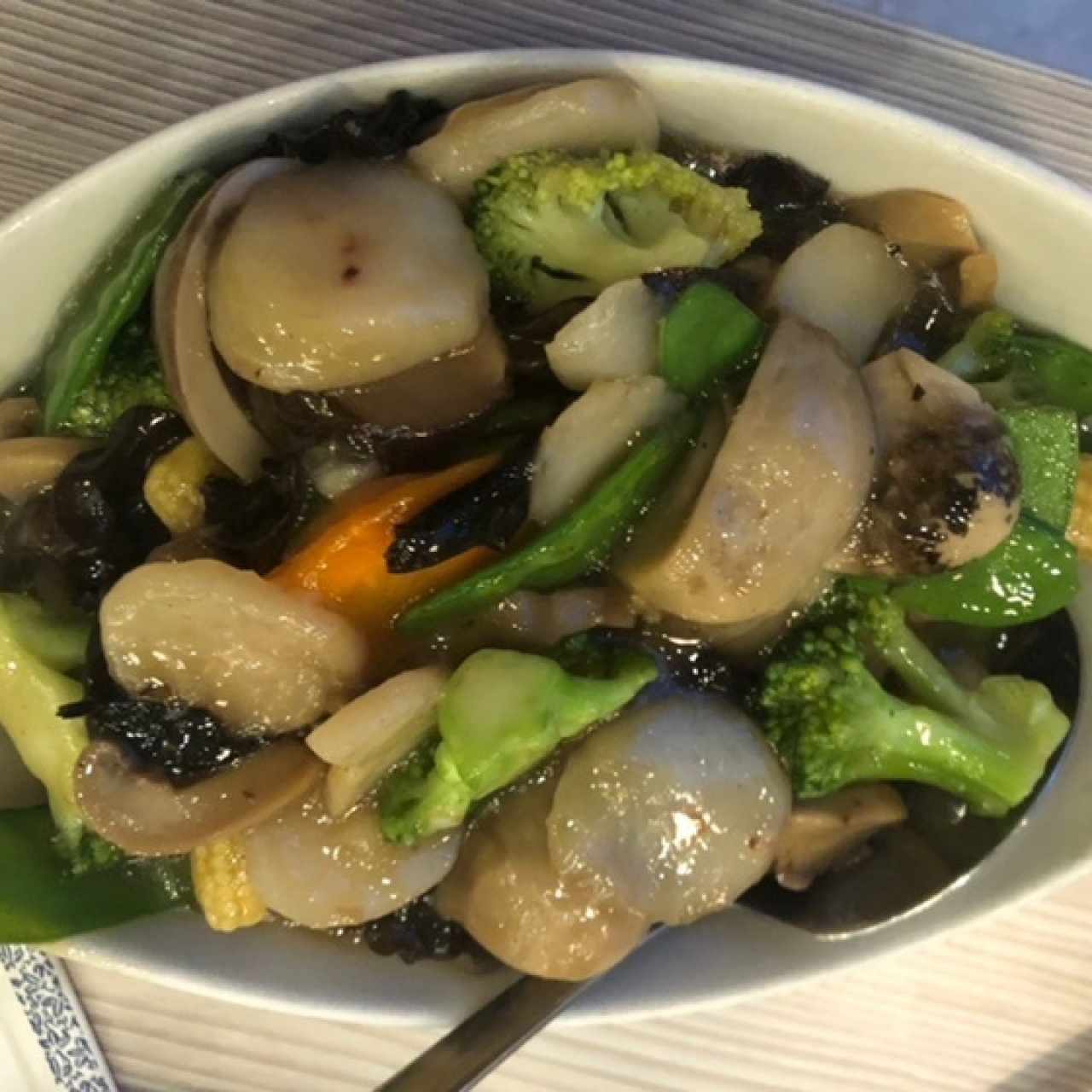 DELICIAS DE VEGETALES ESTILO BUDA