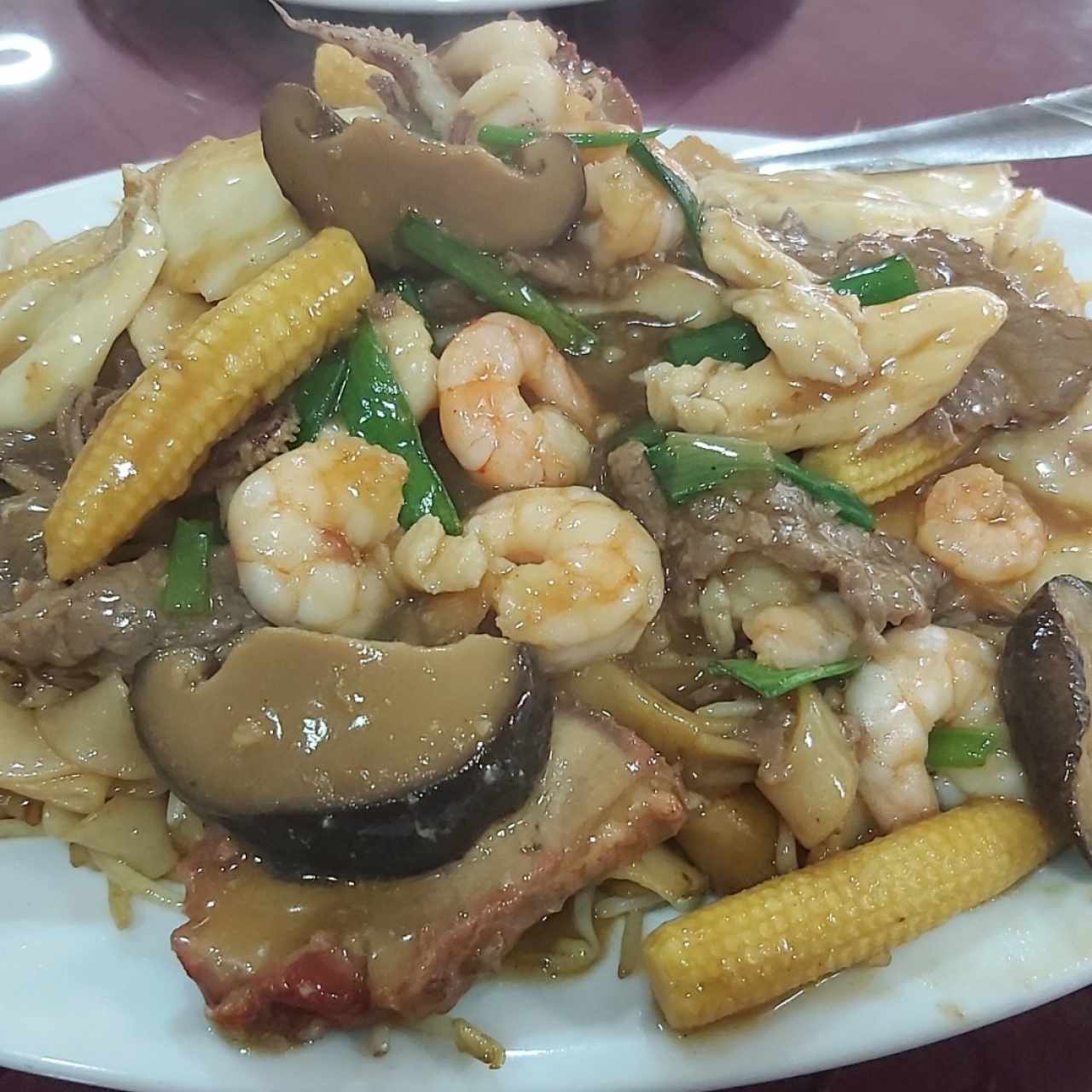 Chow fun de combinación