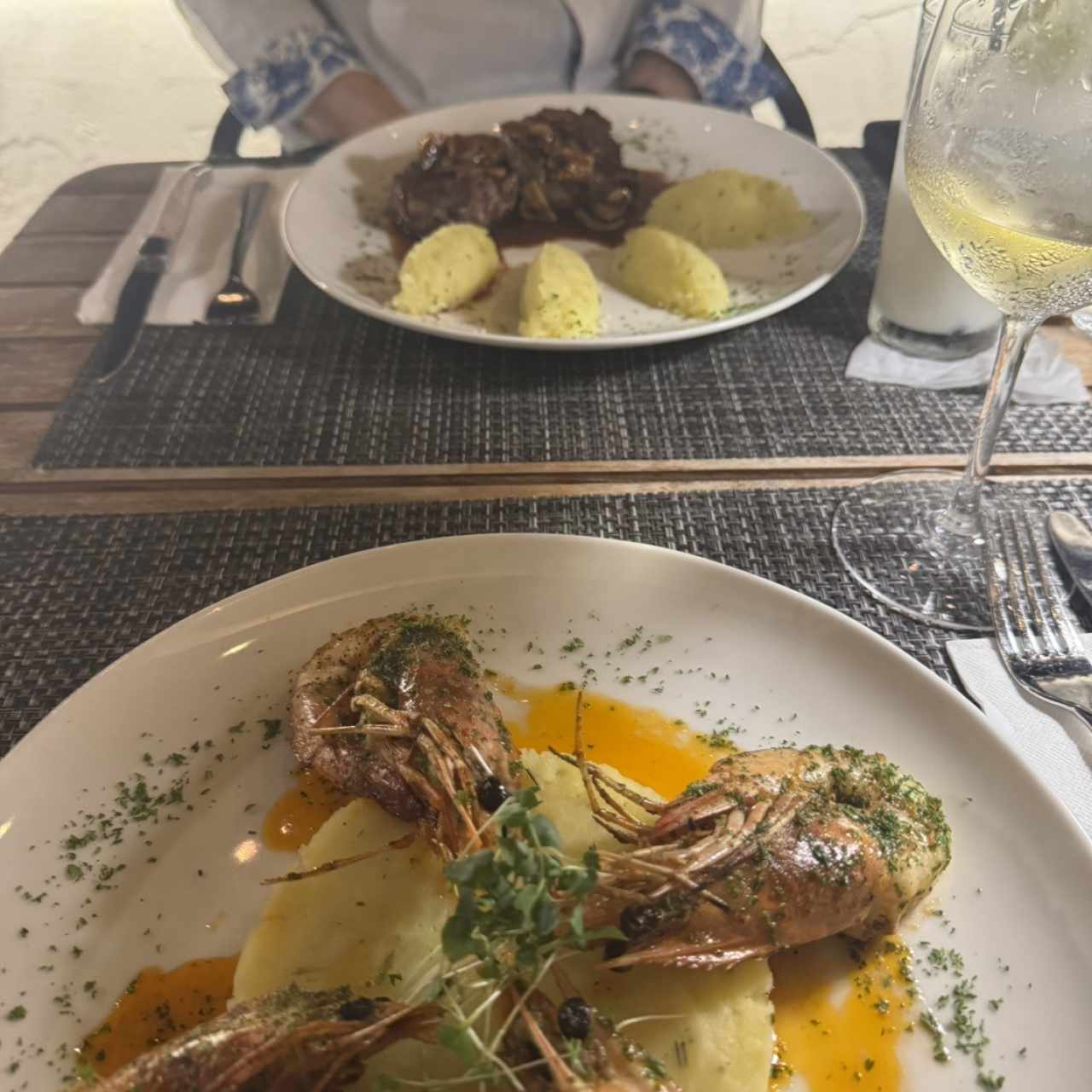 Langostinos a la Plancha con Pure de Patatas