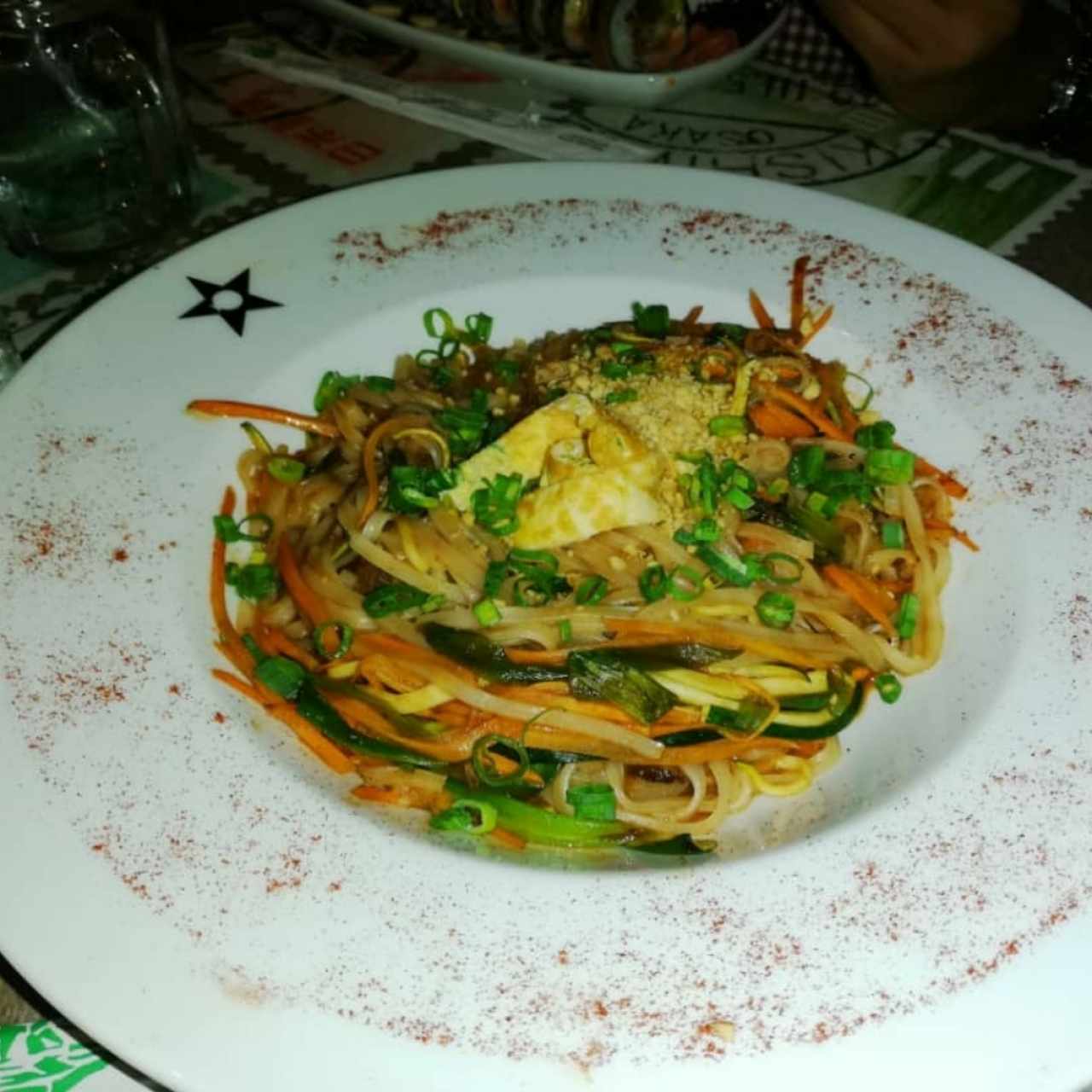 Pad thai de filete de res