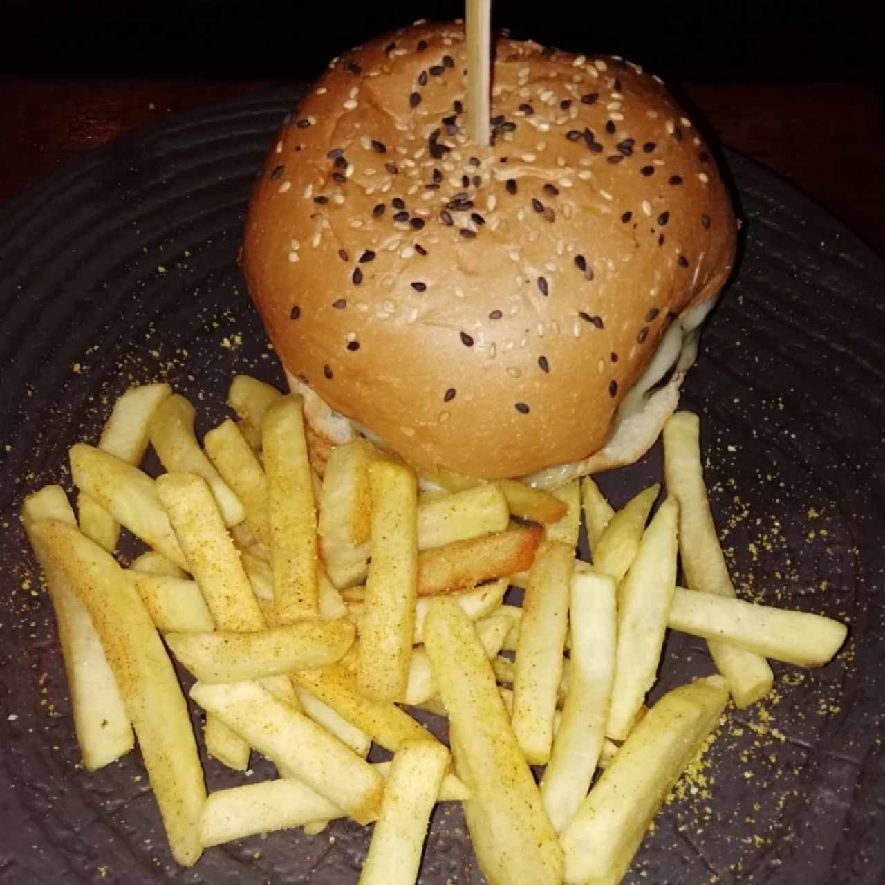 hamburguesa mano de tigre 