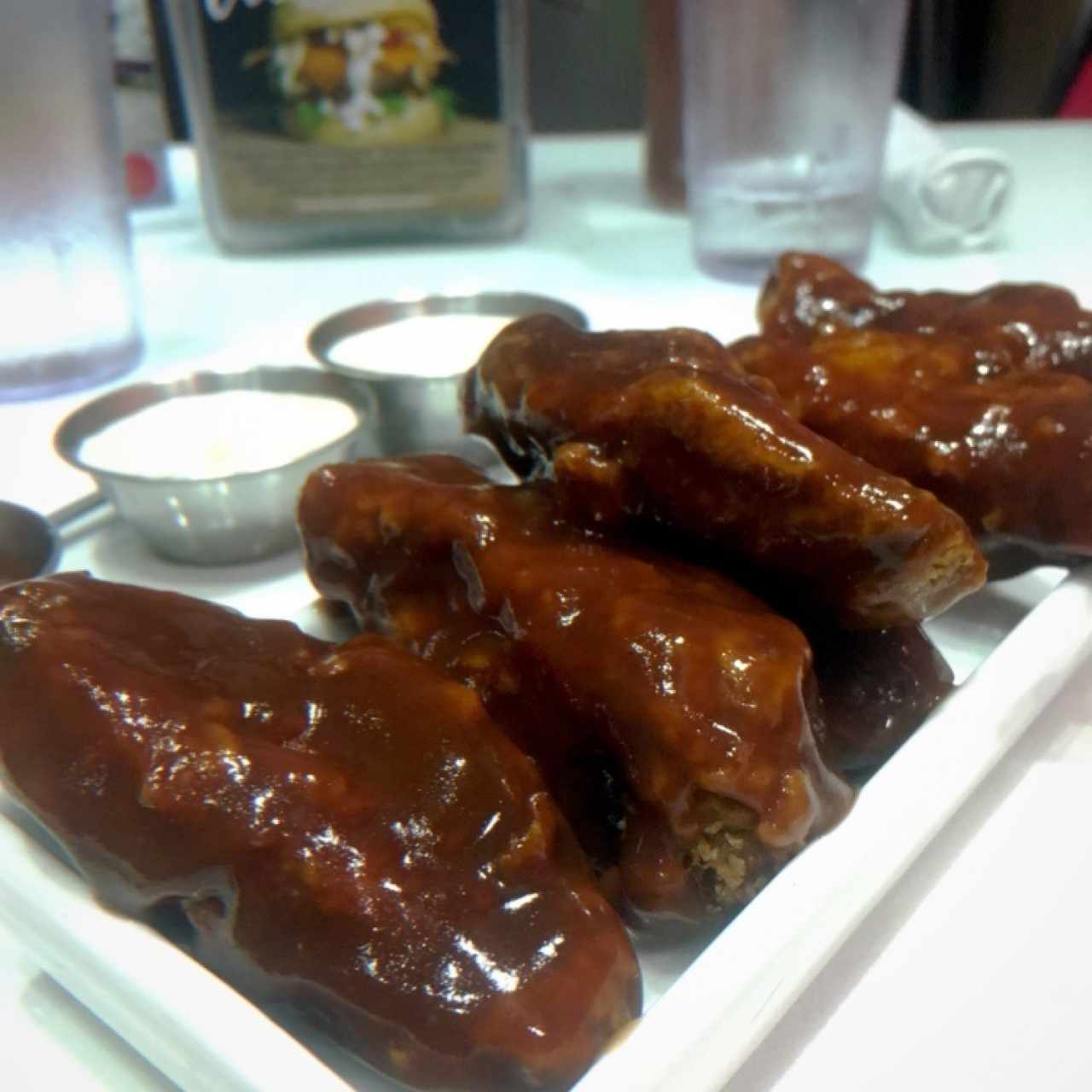 Alitas en salsa bbq