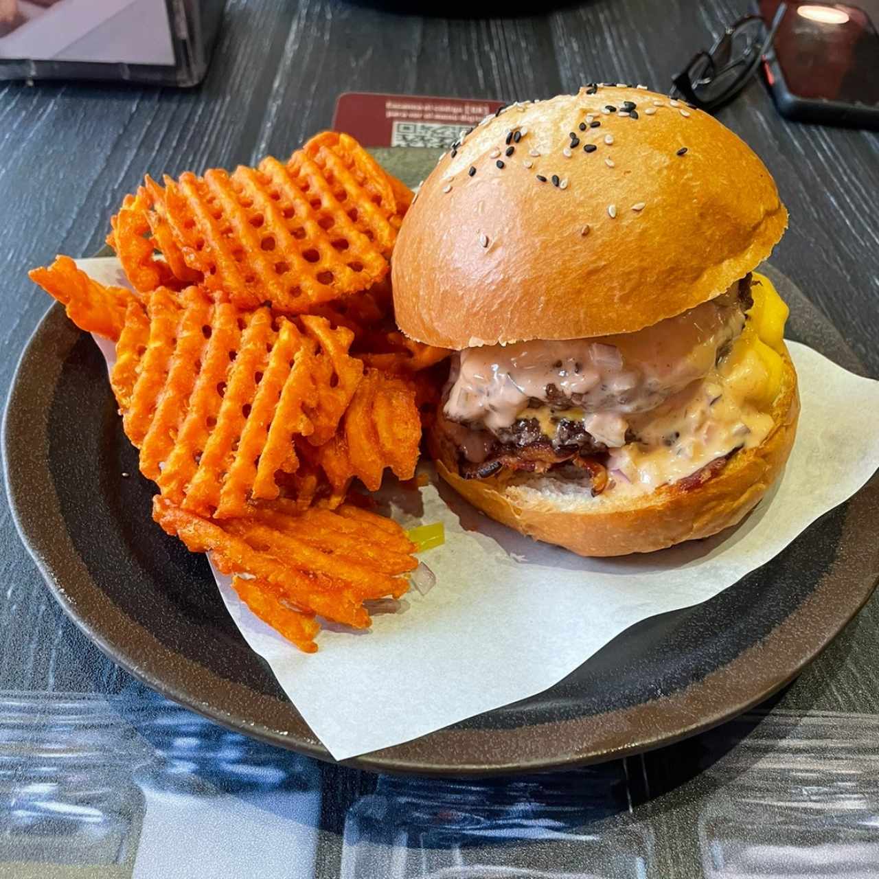 Mega Doble Bacon Cheese Burger 