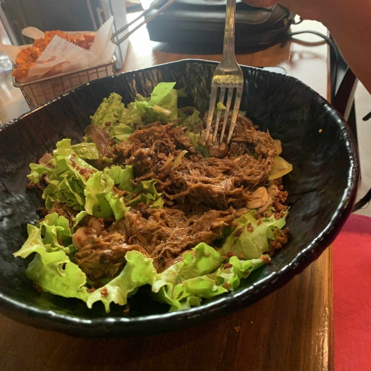 Version Keto con pulled pork creada por comensal y queso gouda