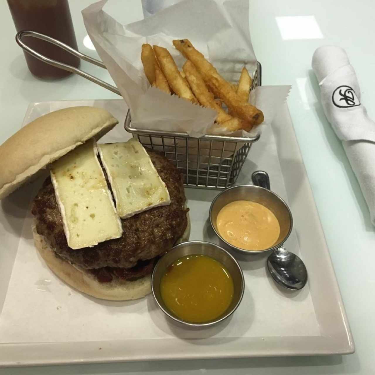 Hamburguesa con queso Brie 🤤