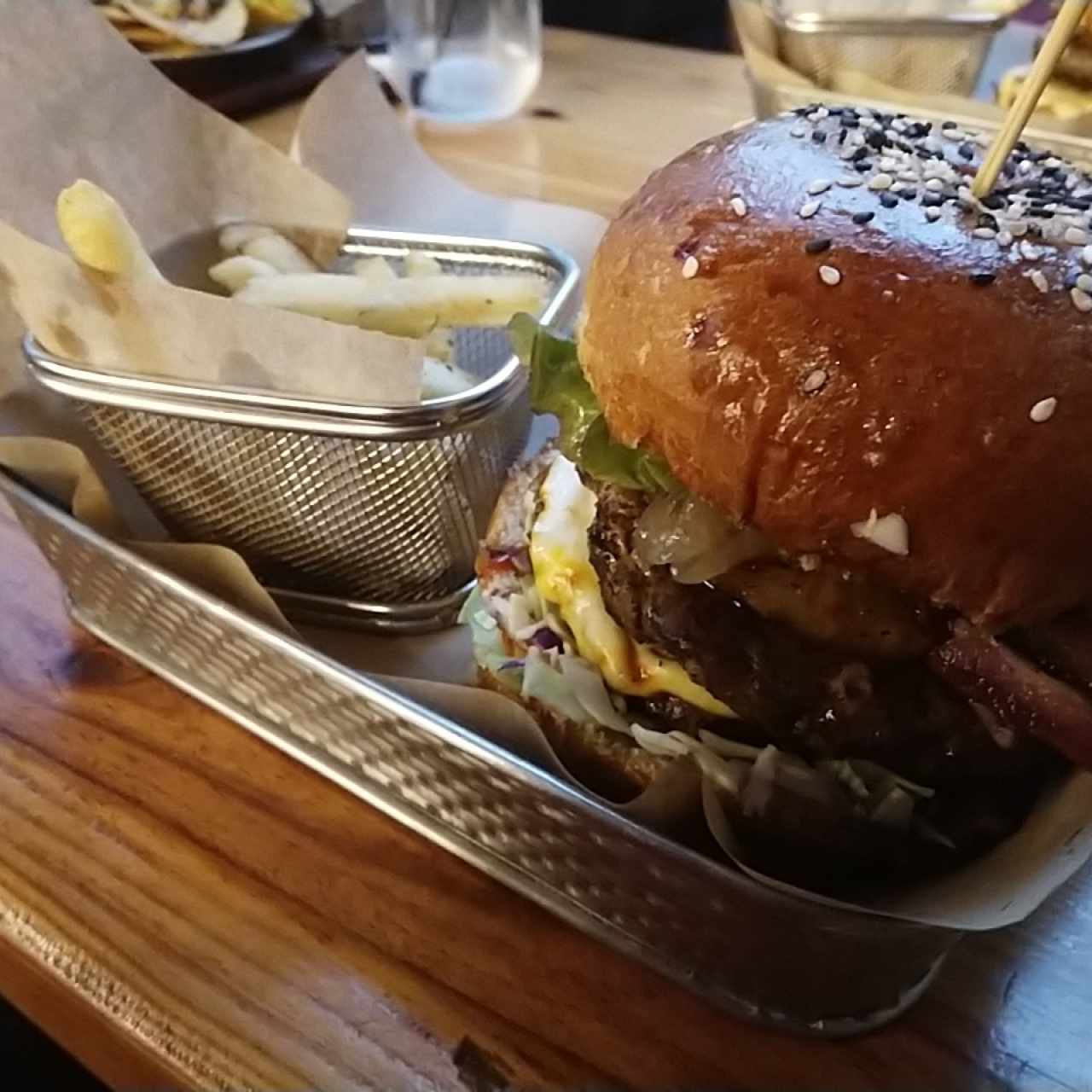 Devoro Burger