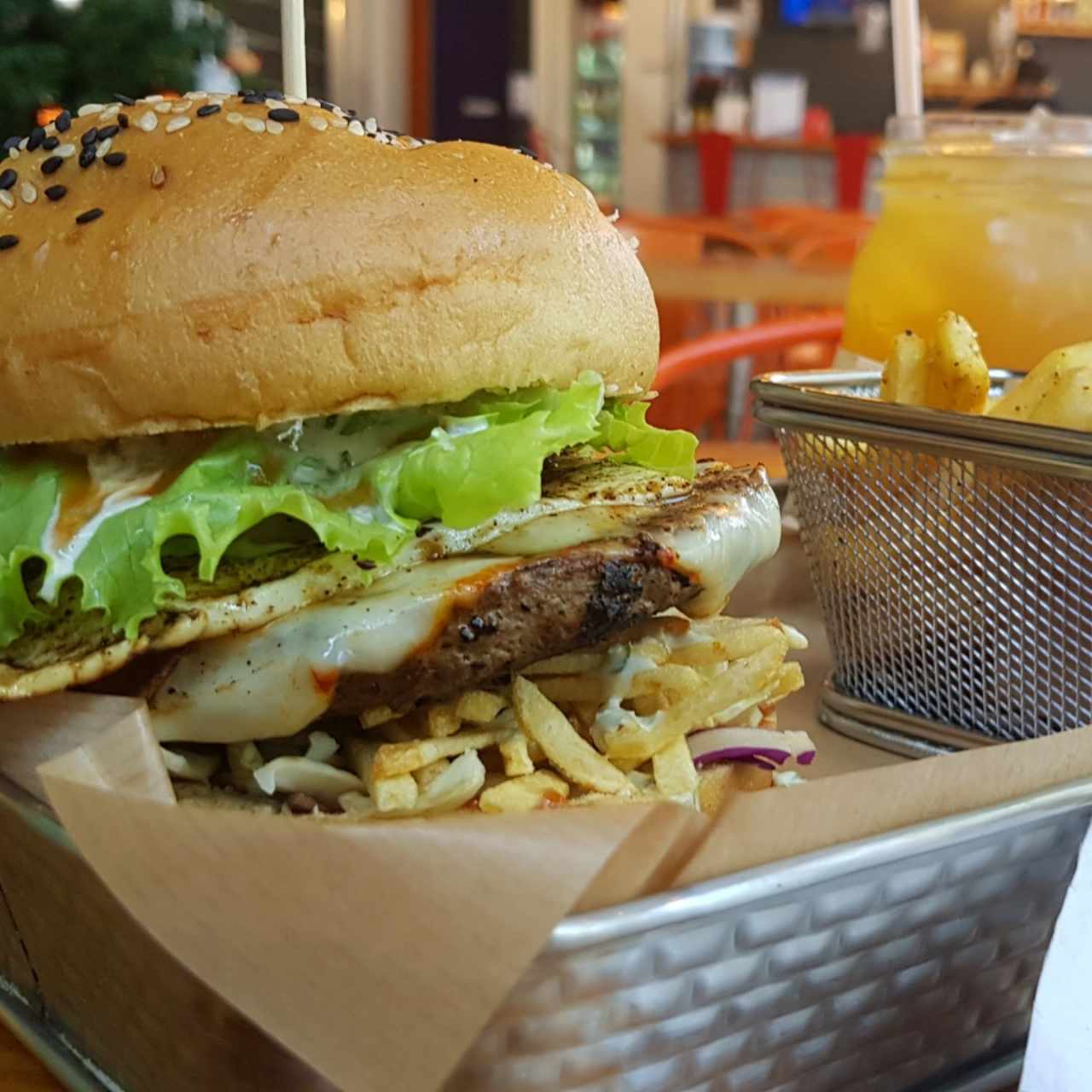 Carrito Burger con papas fritas