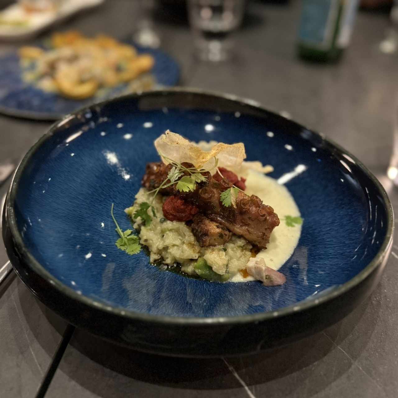Pulpo y risotto de aguacate 