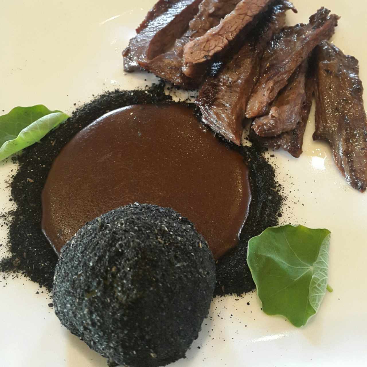 Entraña con trufa panameña