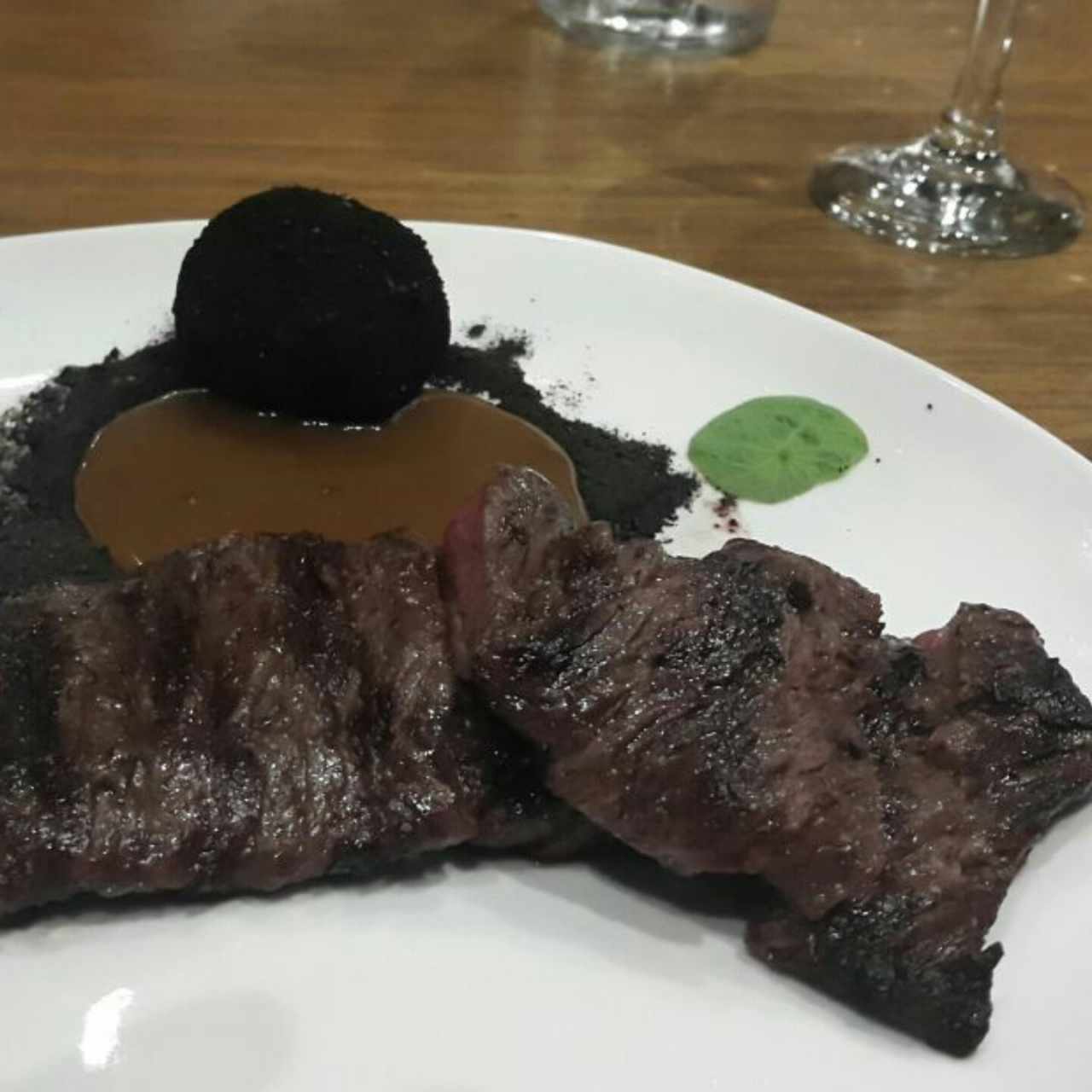 Entraña con trufa panameña