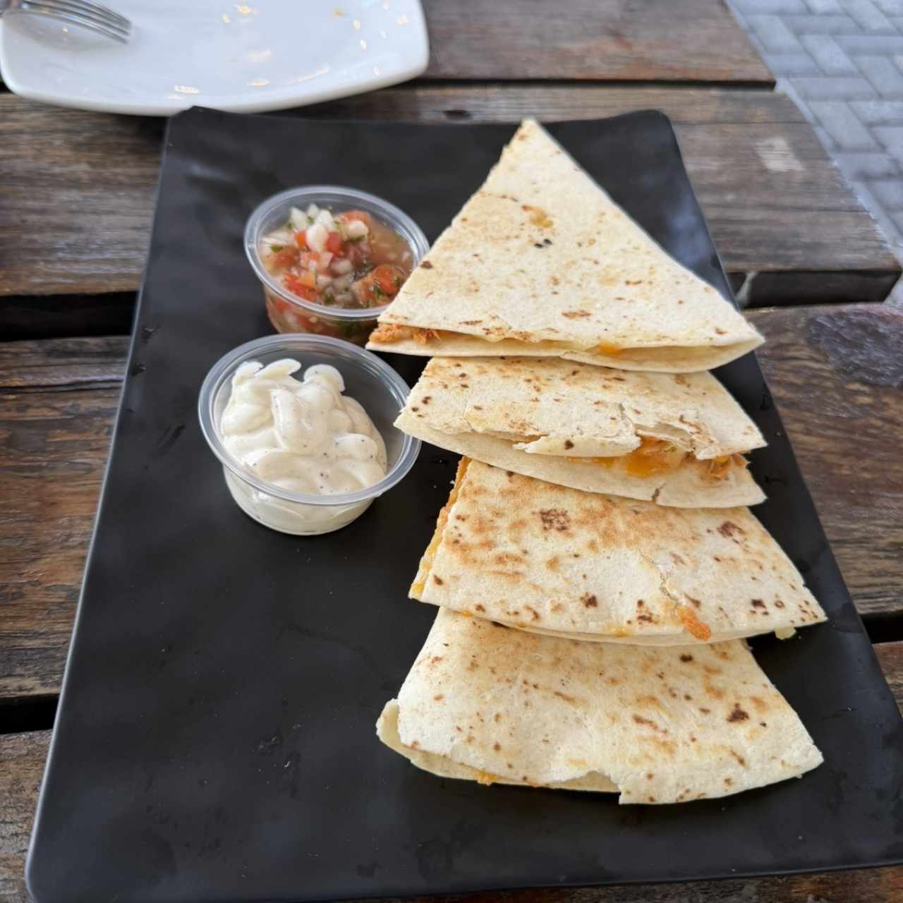 QUESADILLA CON POLLO CHIPOTLE